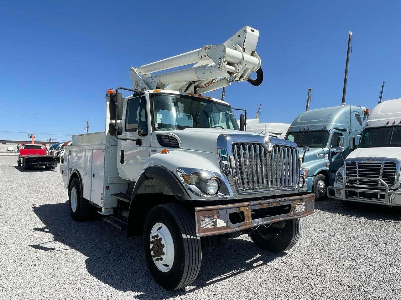 #2611 Camion Canastilla International Motor Maxxforce Automatica 1,300lb