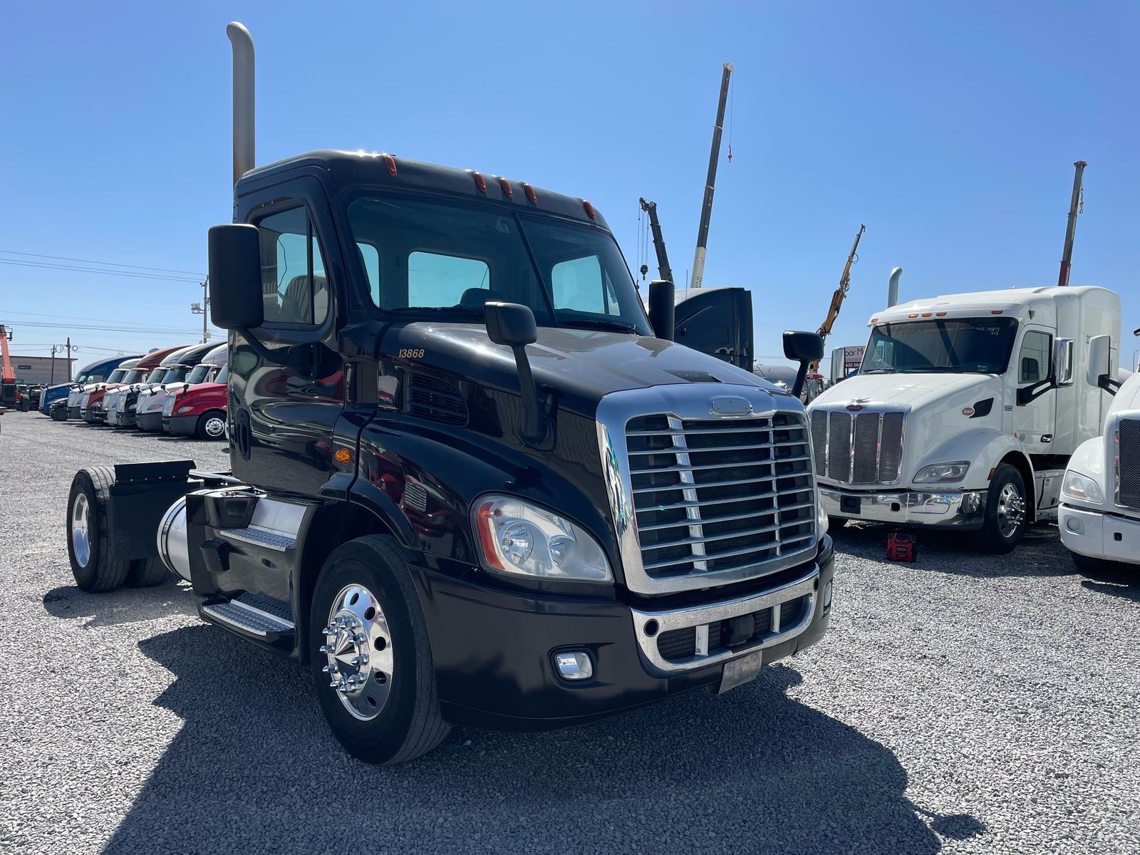#2992 Camion 1 eje Freightliner Modelo Cascadia 2016 Motor DD13 Automatica 1,300lb