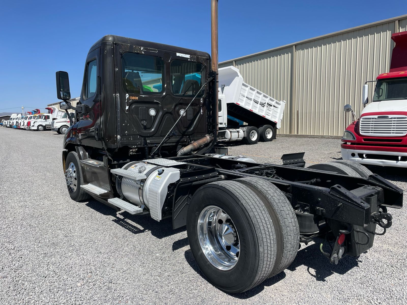 #2992 Camion 1 eje Freightliner Modelo Cascadia 2016 Motor DD13 Automatica 1,300lb