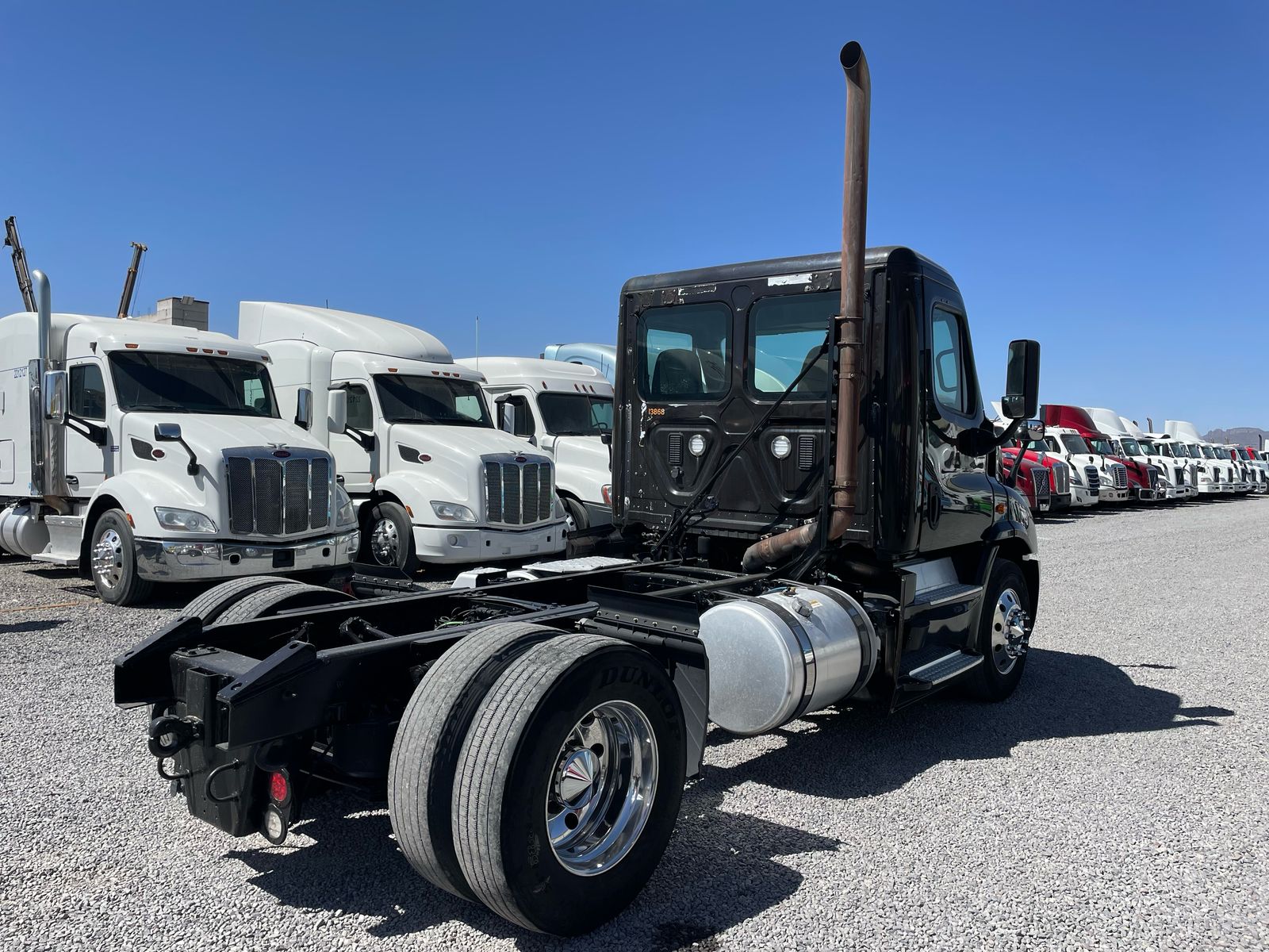 #2992 Camion 1 eje Freightliner Modelo Cascadia 2016 Motor DD13 Automatica 1,300lb