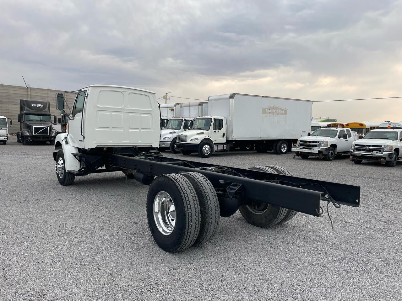 #1639 Camion Chasis Largo Sterling 1999 Motor Mercedes Benz Chasis 18 Ft Automatica 1,300lb
