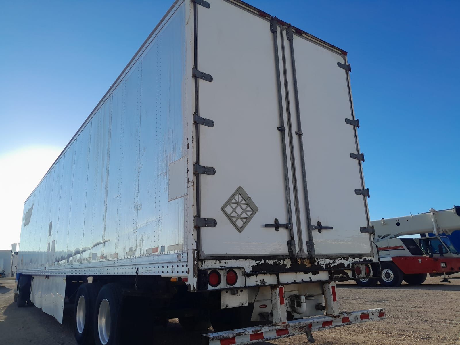 #3018 Caja Seca 53” Marca Strick 2001 Puertas Libro Suspencion Muelles