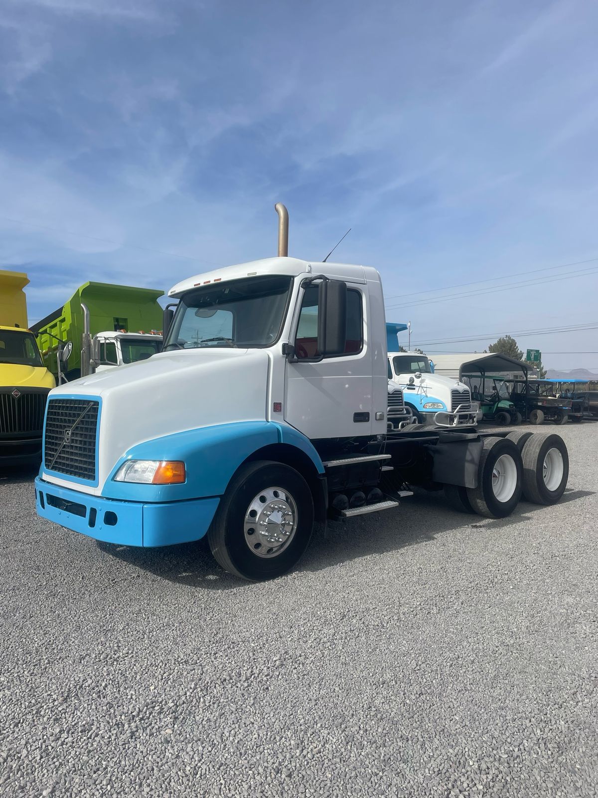 #2983 Camion 2 Ejes Marca Volvo 2009 Motor Volvo D11 Automática 42,000lb