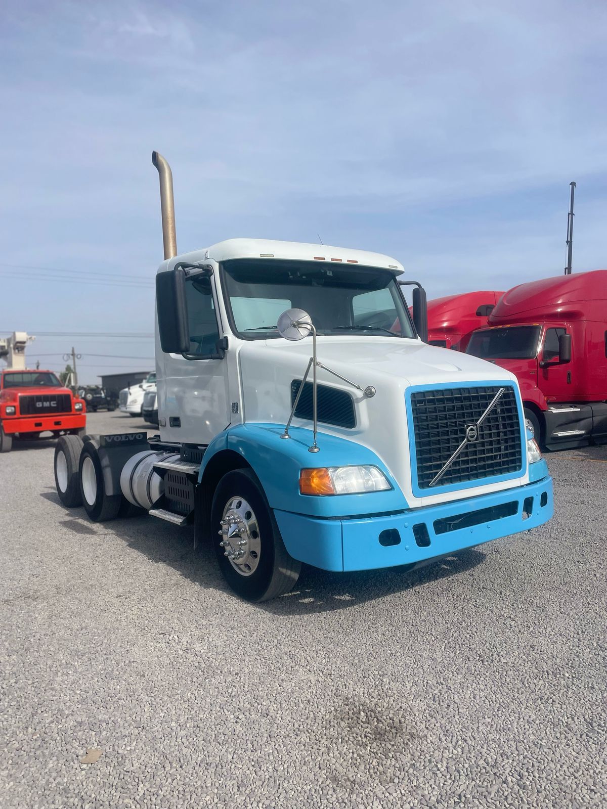 #2983 Camion 2 Ejes Marca Volvo 2009 Motor Volvo D11 Automática 42,000lb