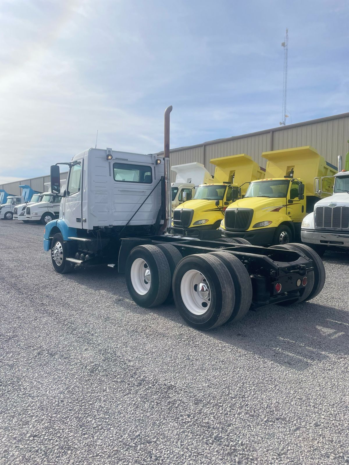 #2983 Camion 2 Ejes Marca Volvo 2009 Motor Volvo D11 Automática 42,000lb