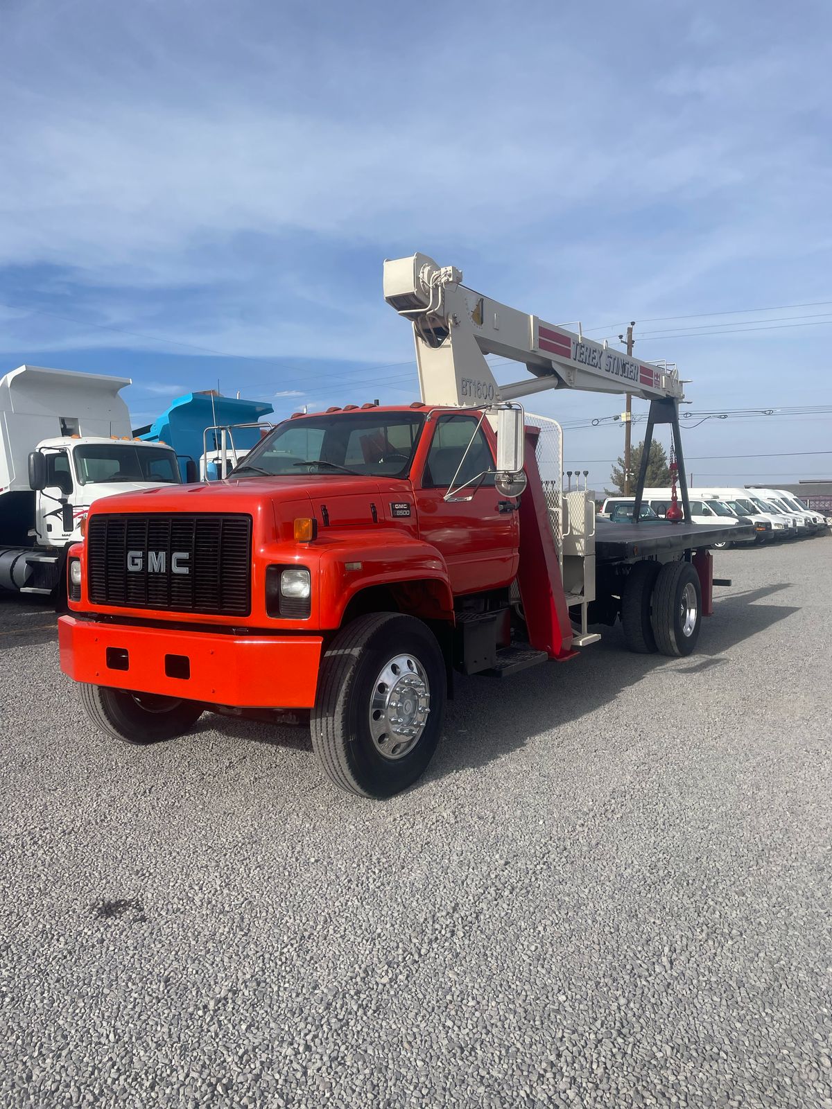 #2848 Camion Grua Marca GMC 2000 Caterpillar Automática Diferencial 1,300lb Muelles Capacidad 22,000lb
