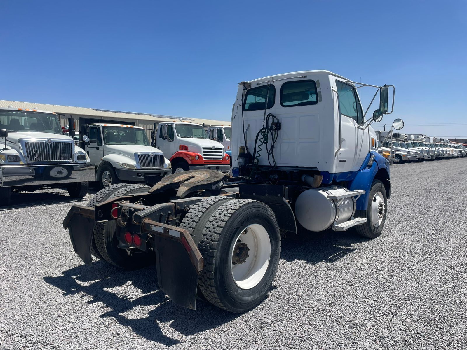 #1345 Camino 1 eje Sterling 2006 Motor Detroit 7 Vel. 1,300lb Placas Estatales