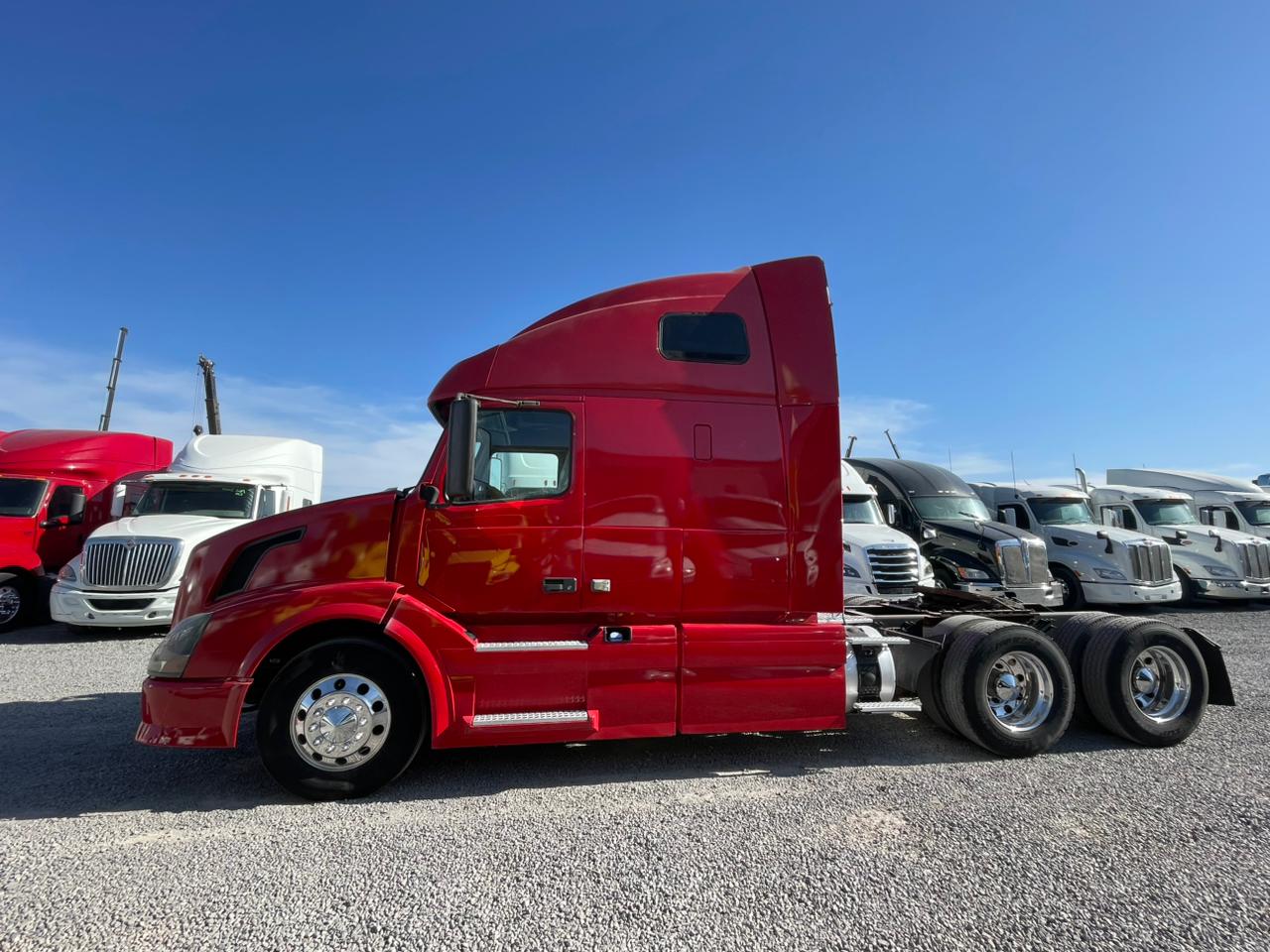 #2929 Camion Volvo 2012 Motor Cummins isx Automática 42,000lb Placas Estatales