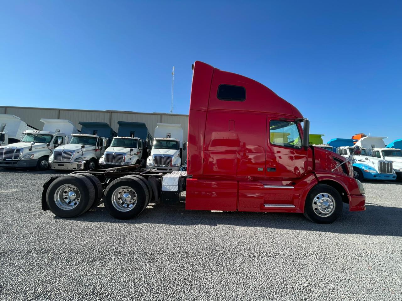 #2929 Camion Volvo 2012 Motor Cummins isx Automática 42,000lb Placas Estatales
