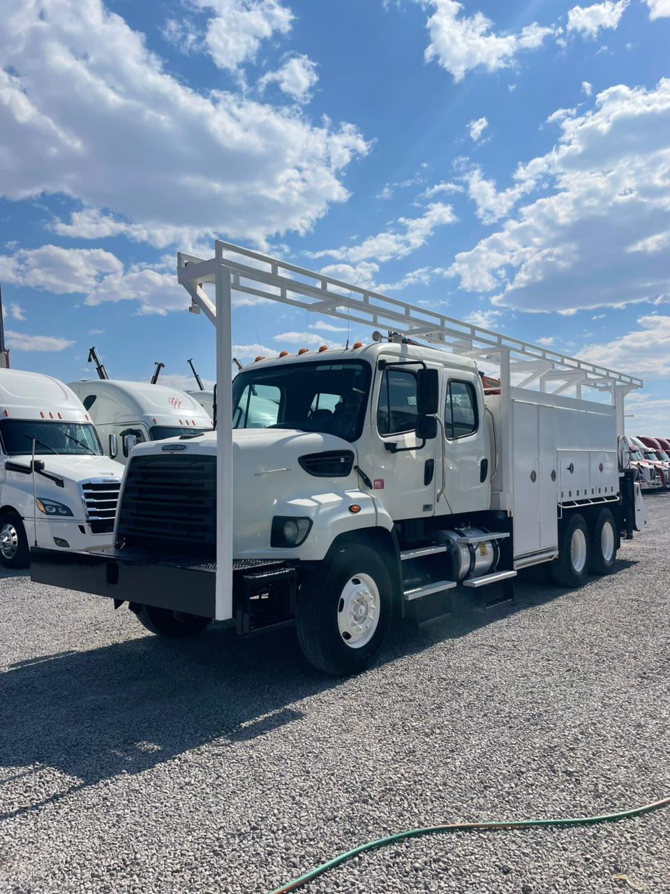 #2922 Camion Grúa Hiab Freightliner 2013 Motor Cummins Estándar 10 Vel. 42,000lb