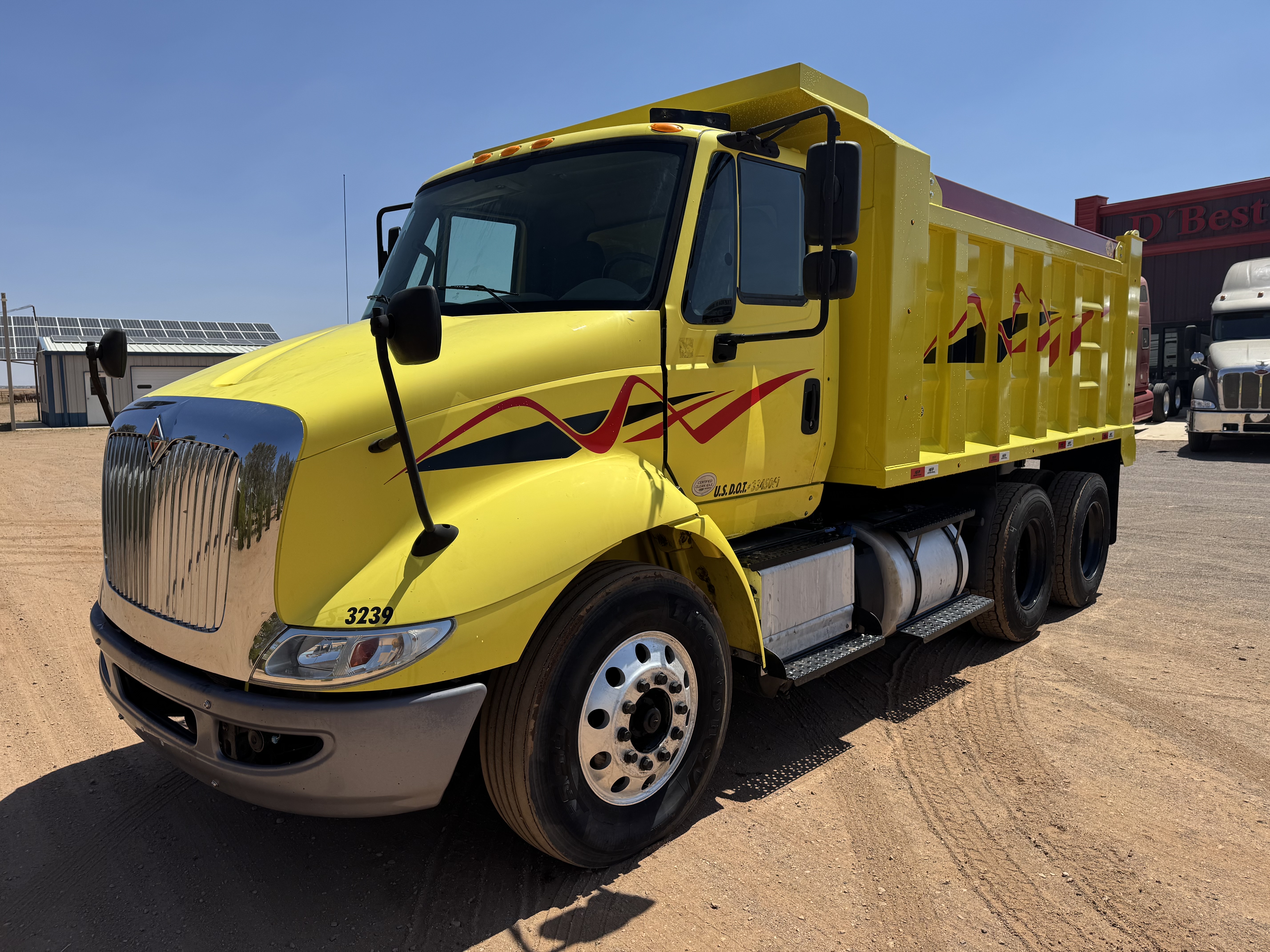 #1045 Camion Volteo International 2016 Motor Navistar N13 Manual 10 Vel. 40,000lb Placas Estatales