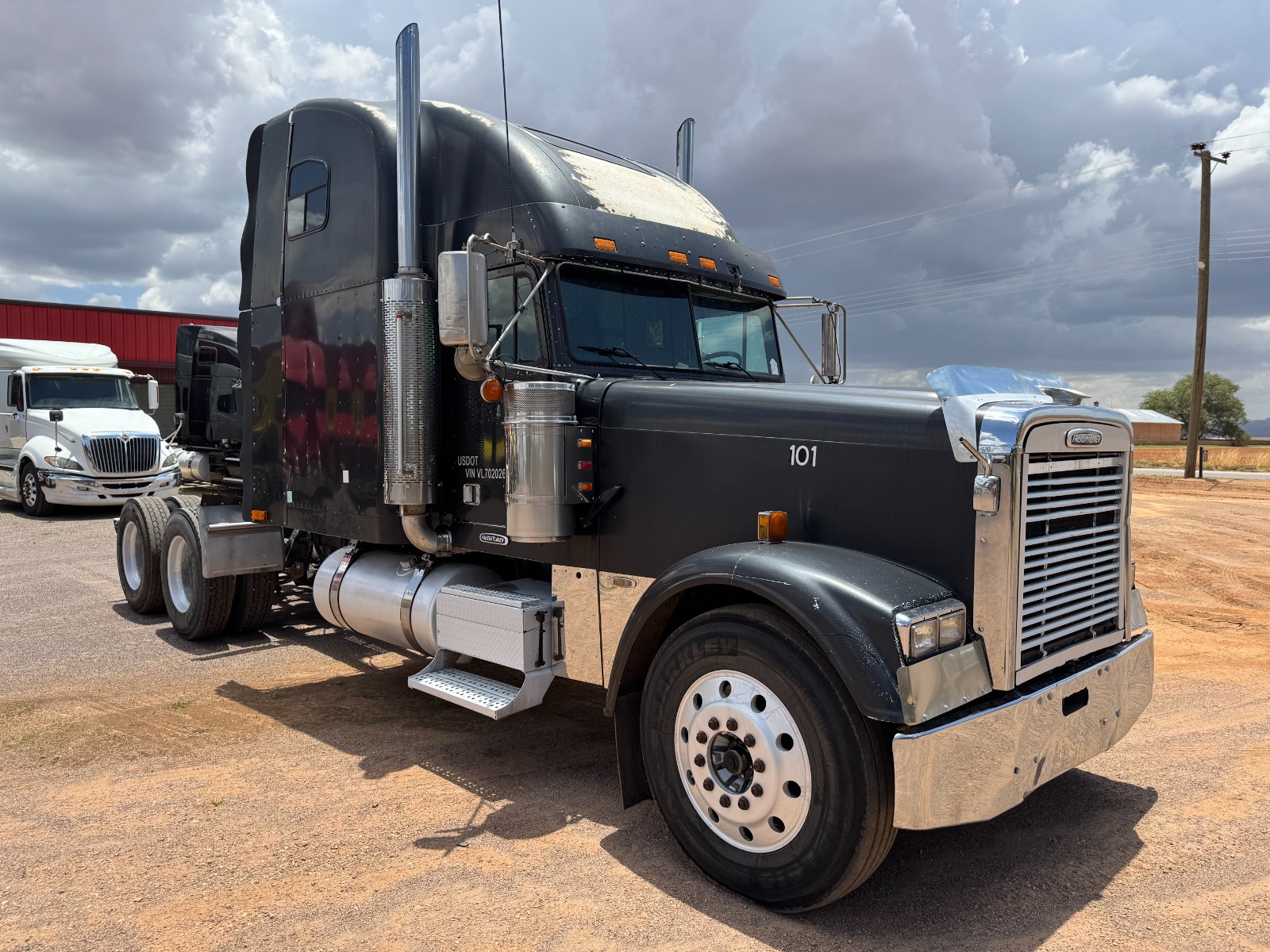 #1047 Camion Freightliner 1997 Motor Cummins Estandar 10 Vel. 40,000lb Estatales