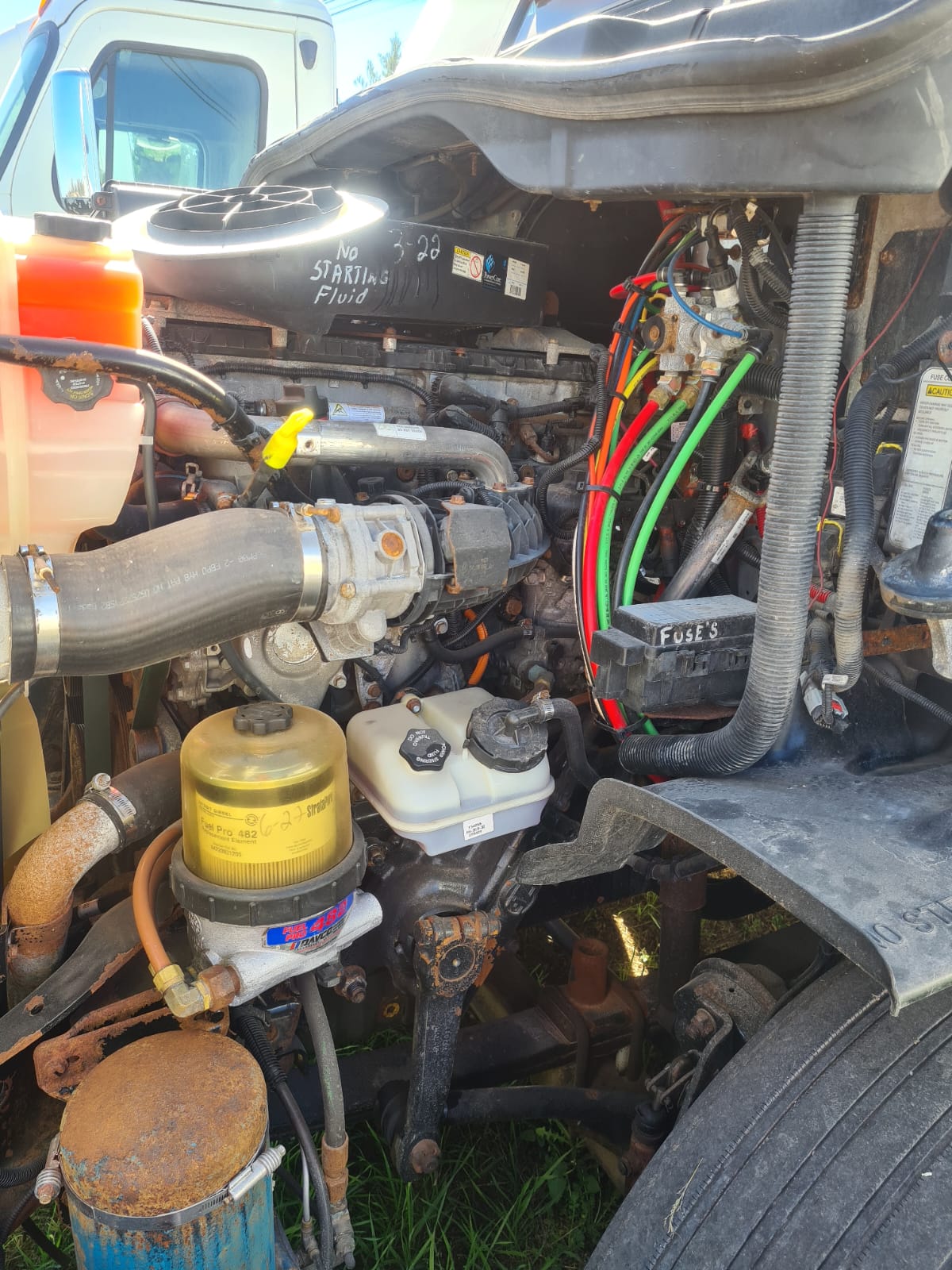 #4416 Camion Freightliner Cascadia Day Cab 2014 Motor DD13 Automatico Placas Estatales 