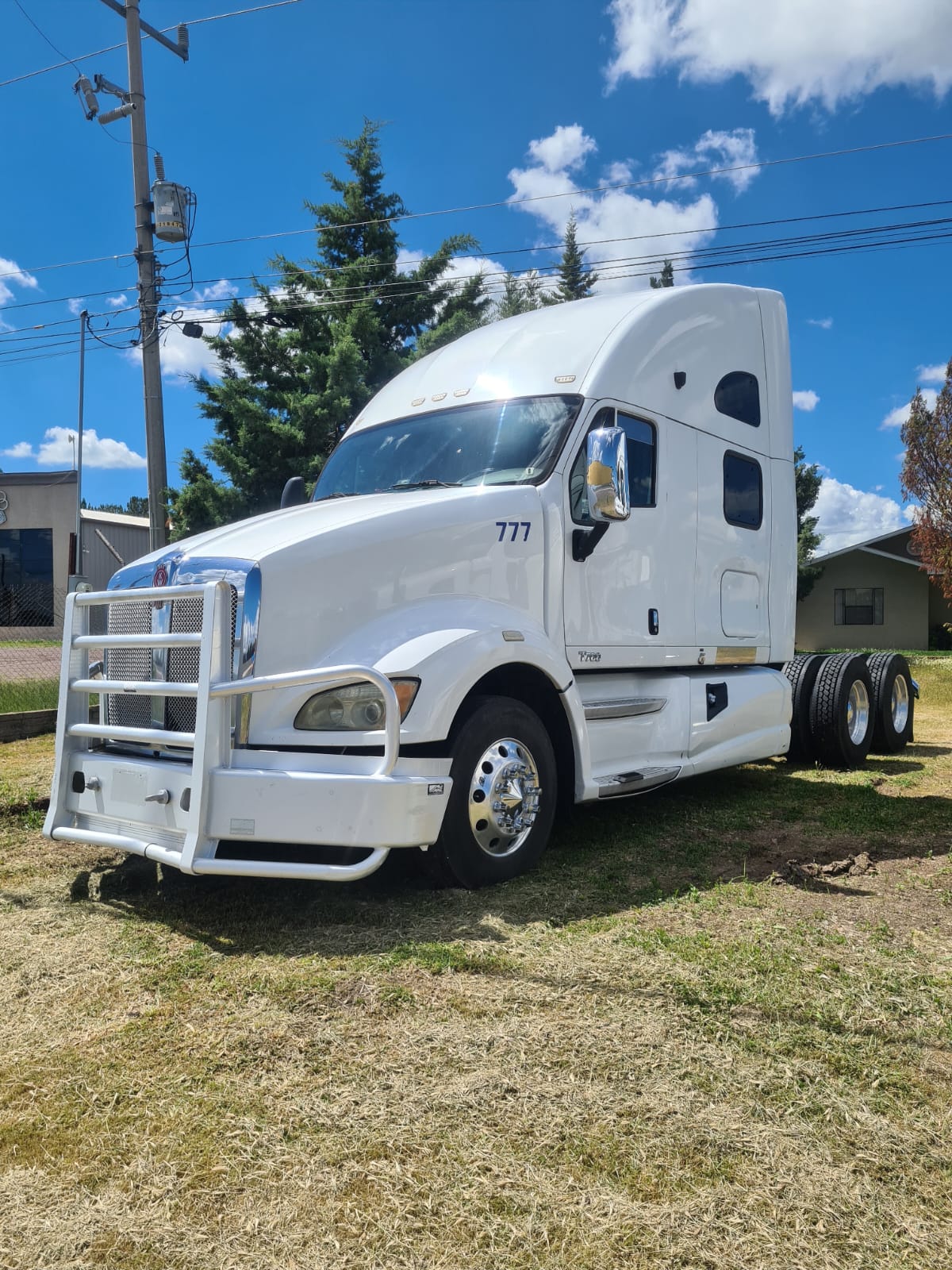 #6751 Camion Kenworth T700 Camarote 2012 Motor Paccar Estandar Placas Estatales 