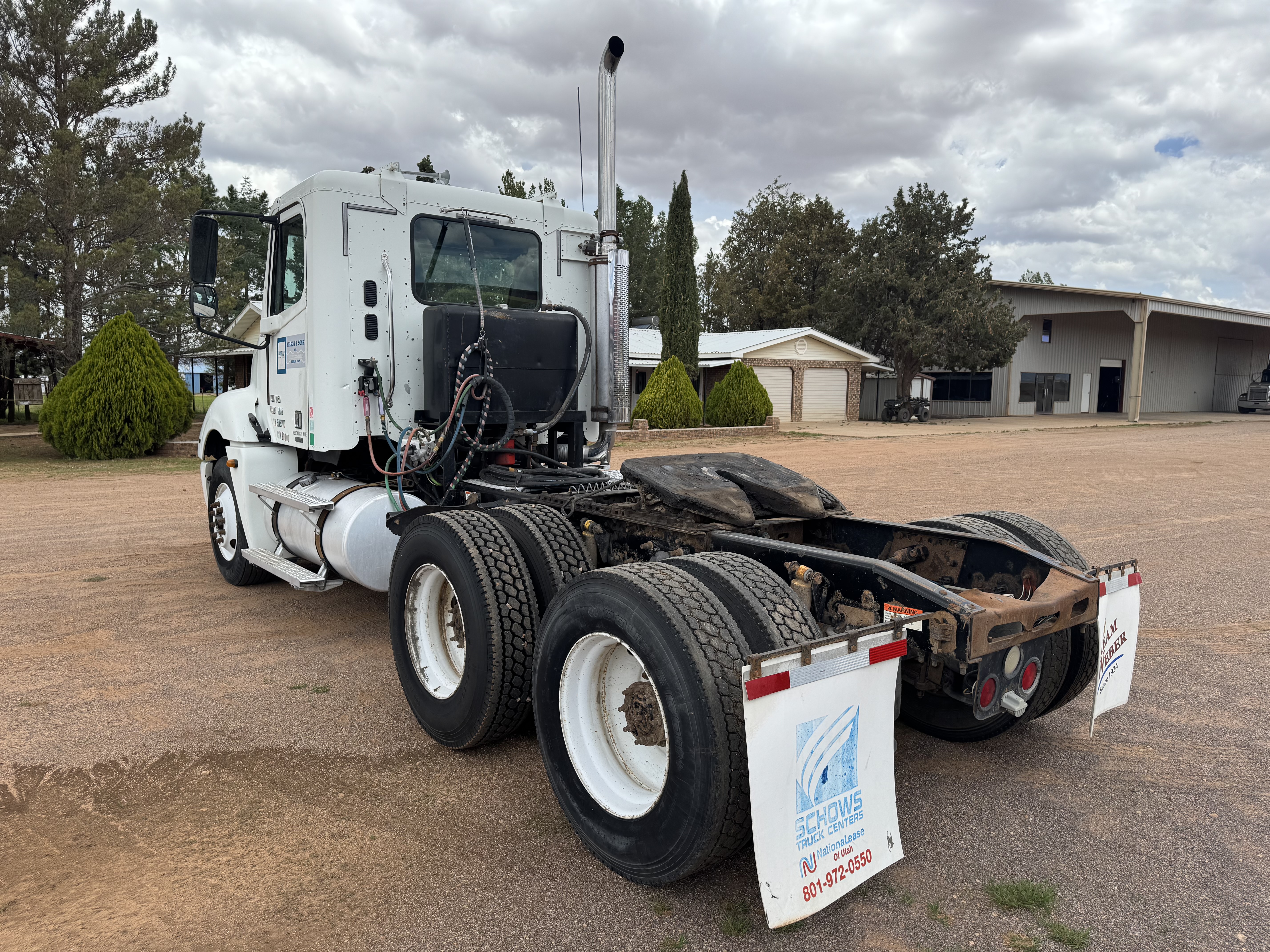 #1048 Camion Freightliner Modelo Columbia 2006 Motor Mercedes-Benz Diferencial 12,000lb Manual 10 Vel. Placas Estatales
