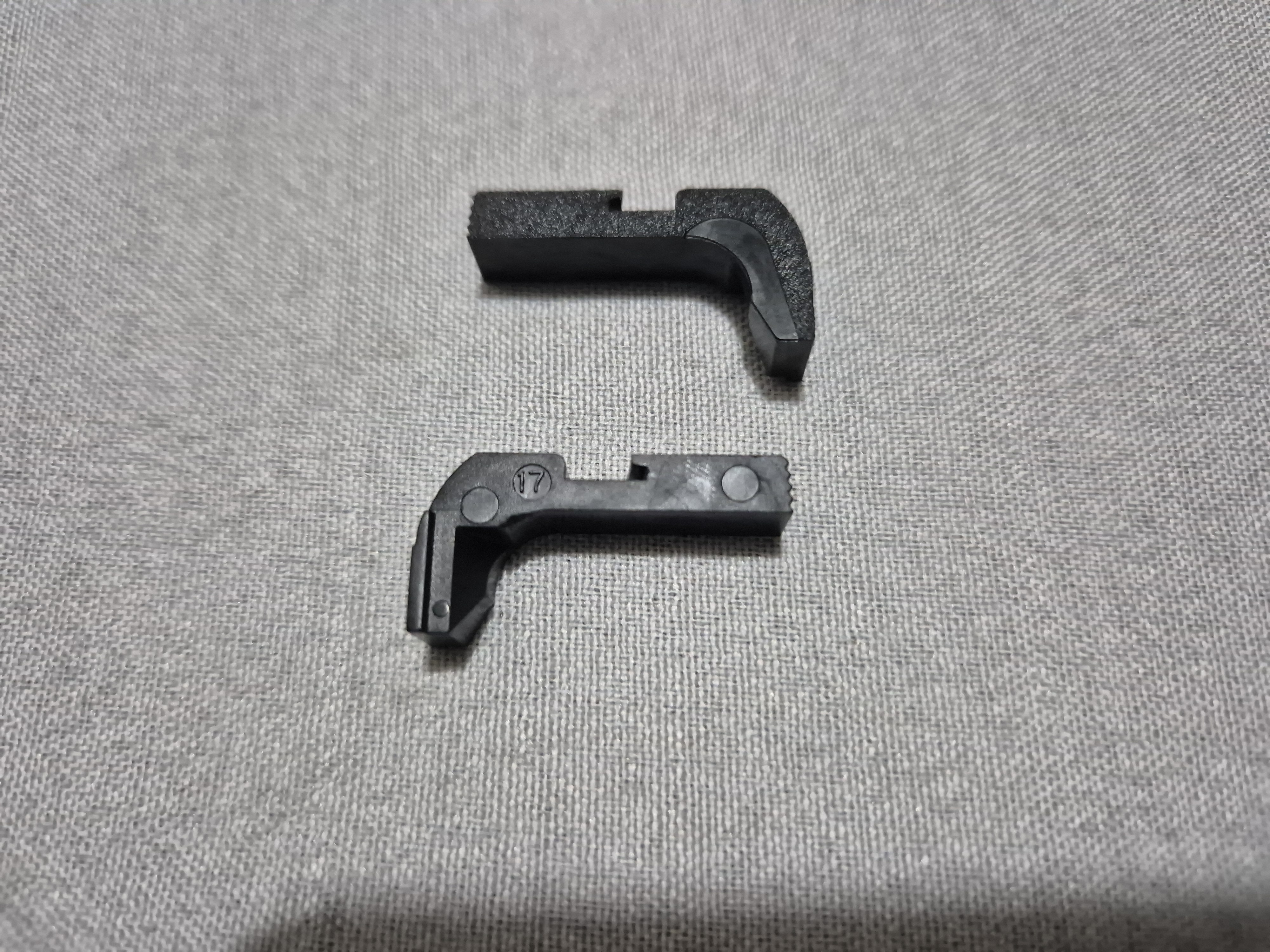 Tokyo Marui Glock 17 Magazine Catch