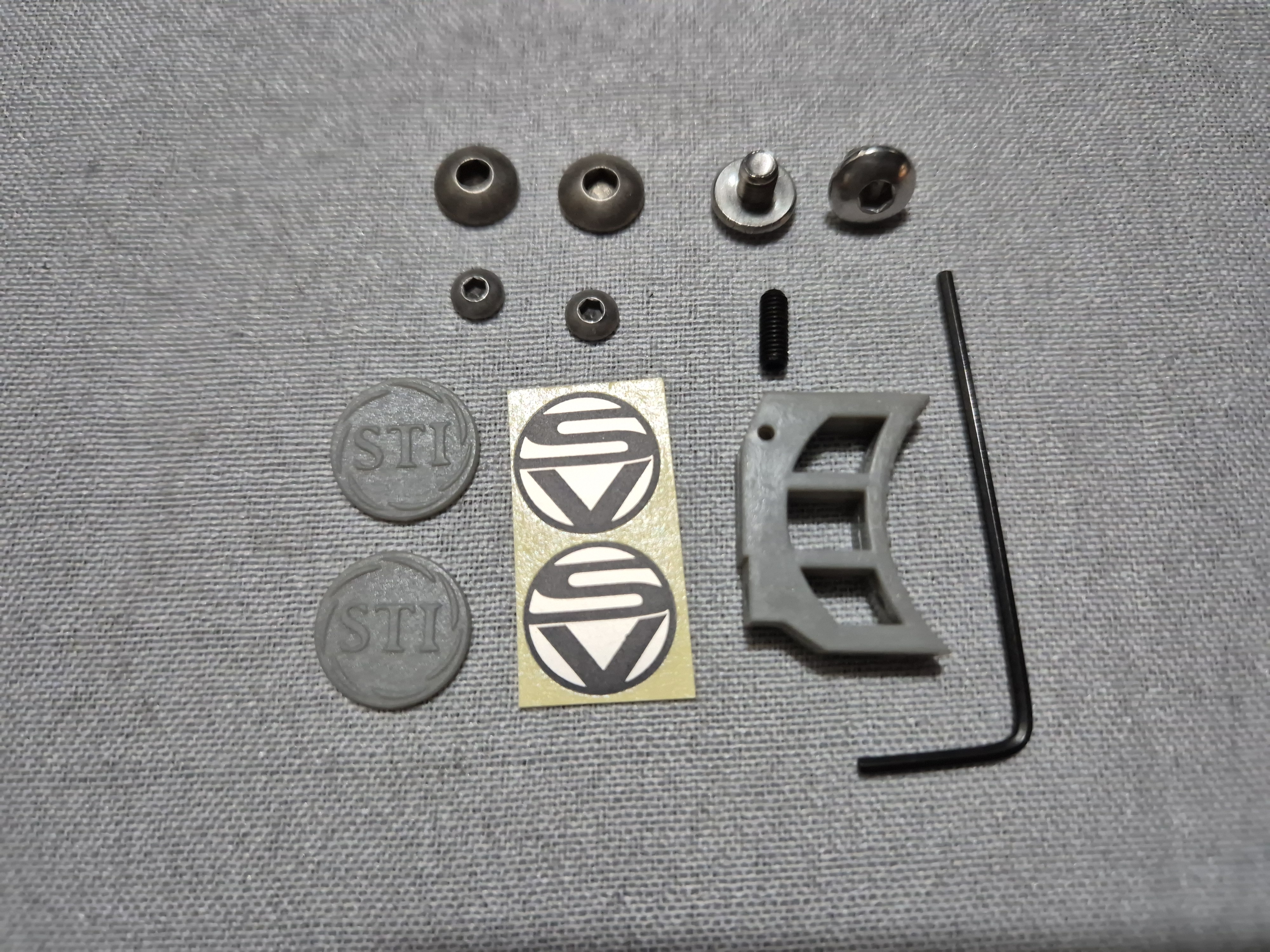 Shooters Design SV/STI Real Grip for Marui Hi-Capa 5.1 (Grey)