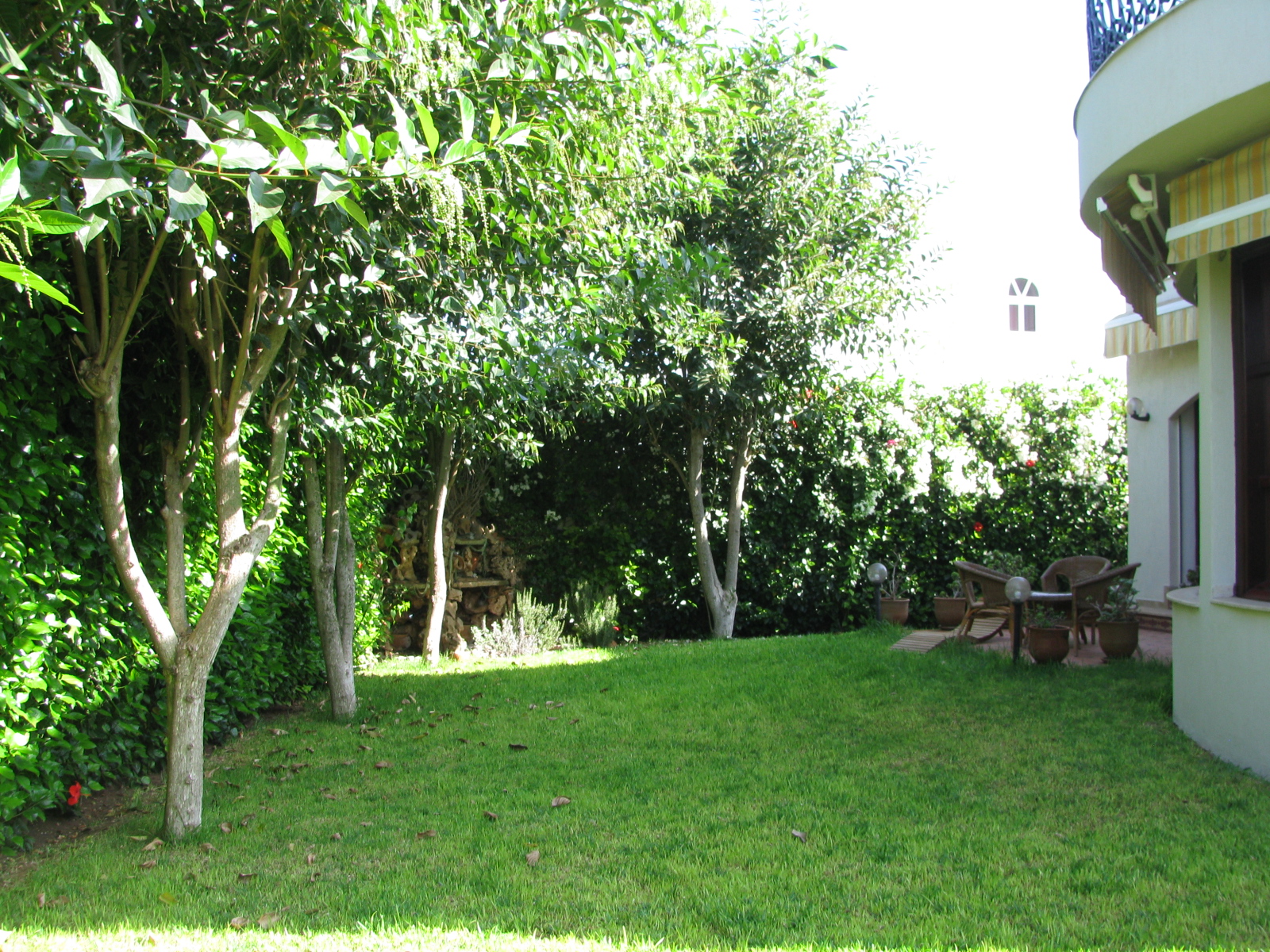 Belle villa avec 4 facades a louer