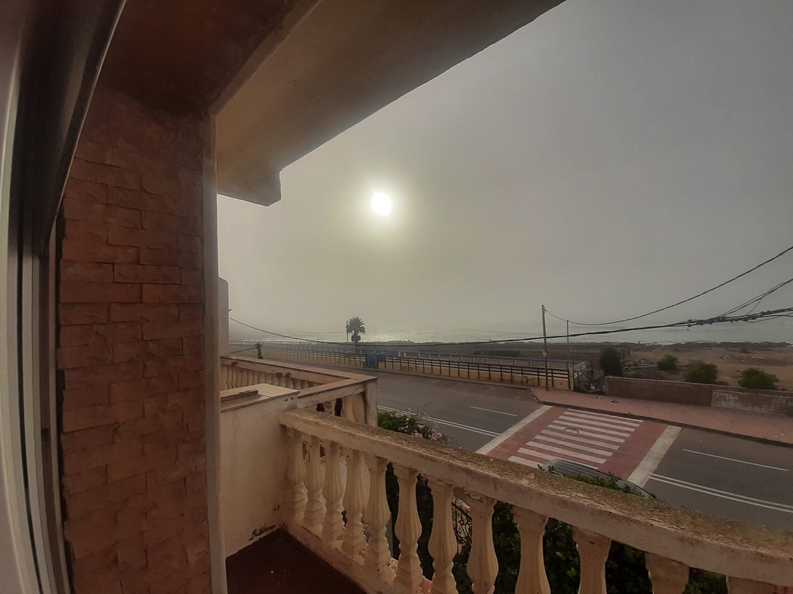Vends villa 3 niveaux face mer quartier résidentiel