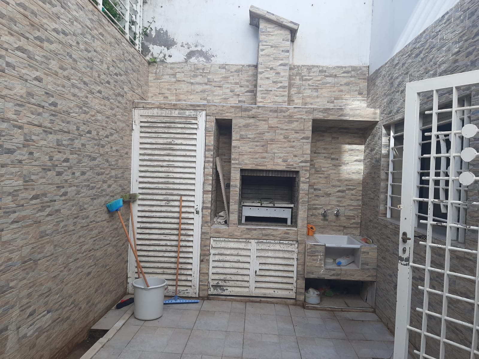 Villa a vendre sur 3 niveaux résidence sécurise