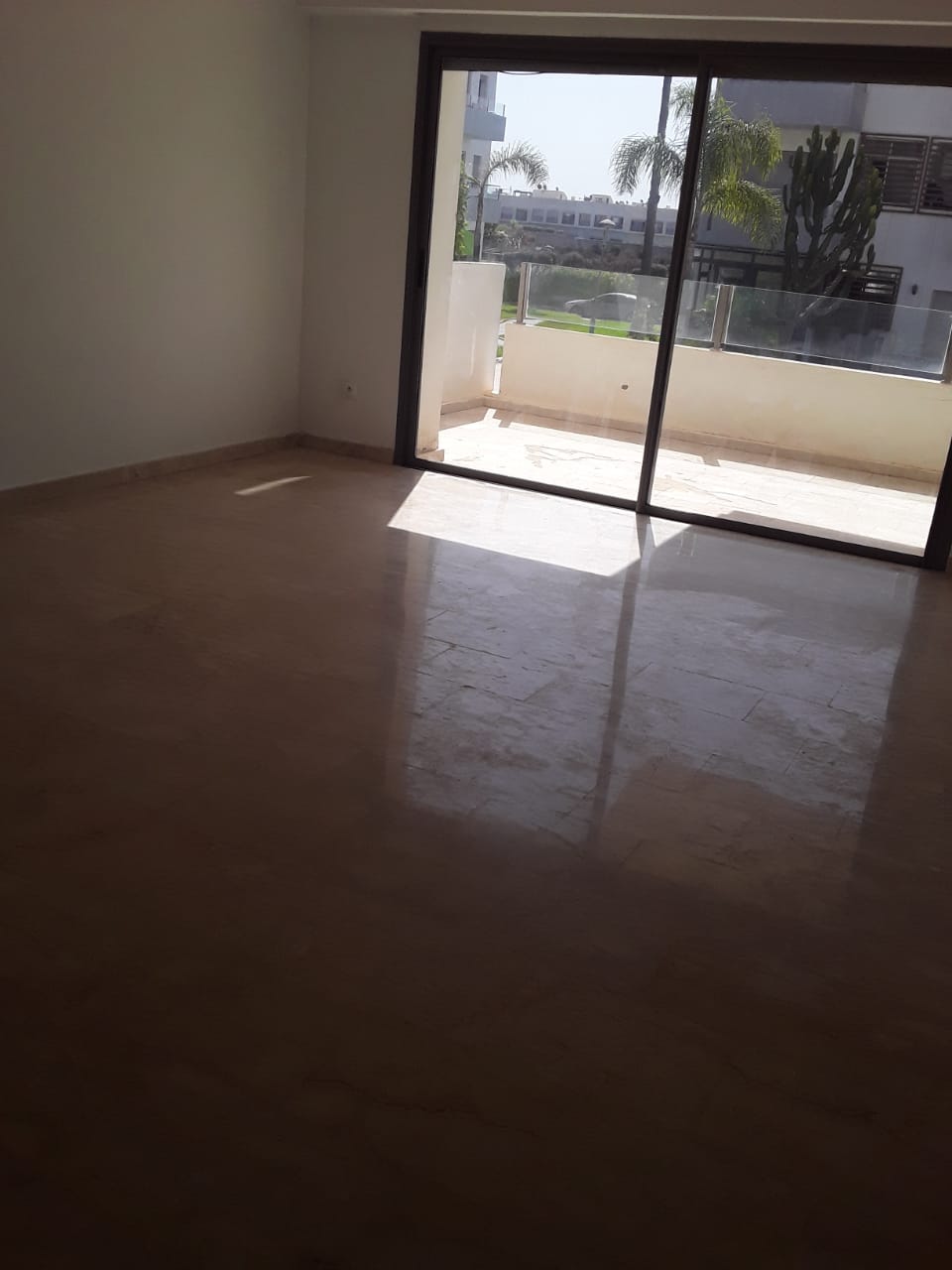 A vendre, appt neuf, RdC residence sécurisé