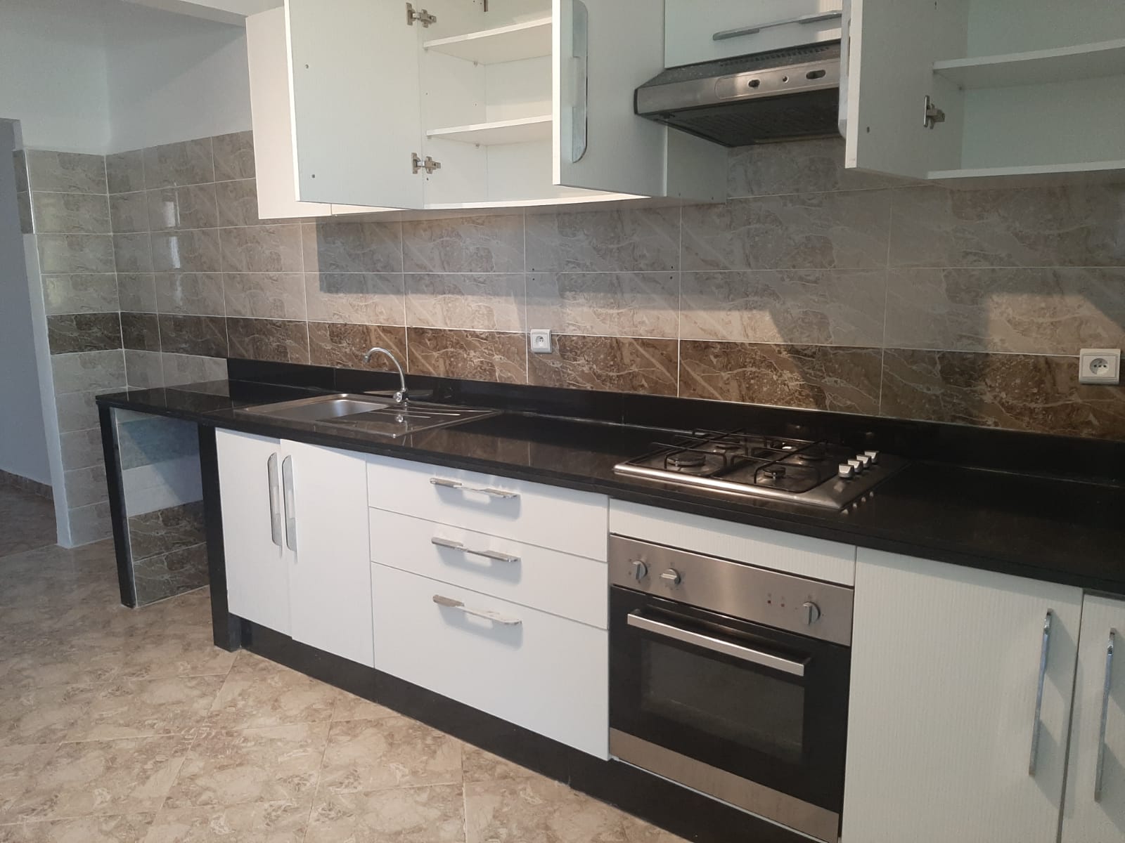 Loue appartement non meublé