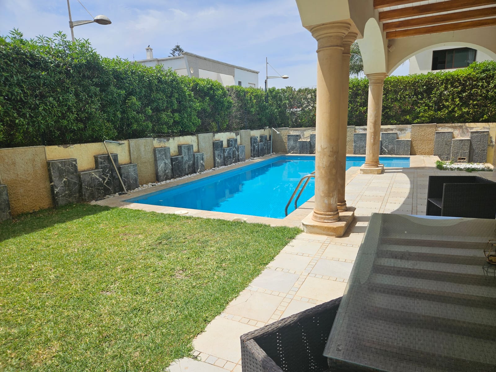 Loue villa de luxe meublée
