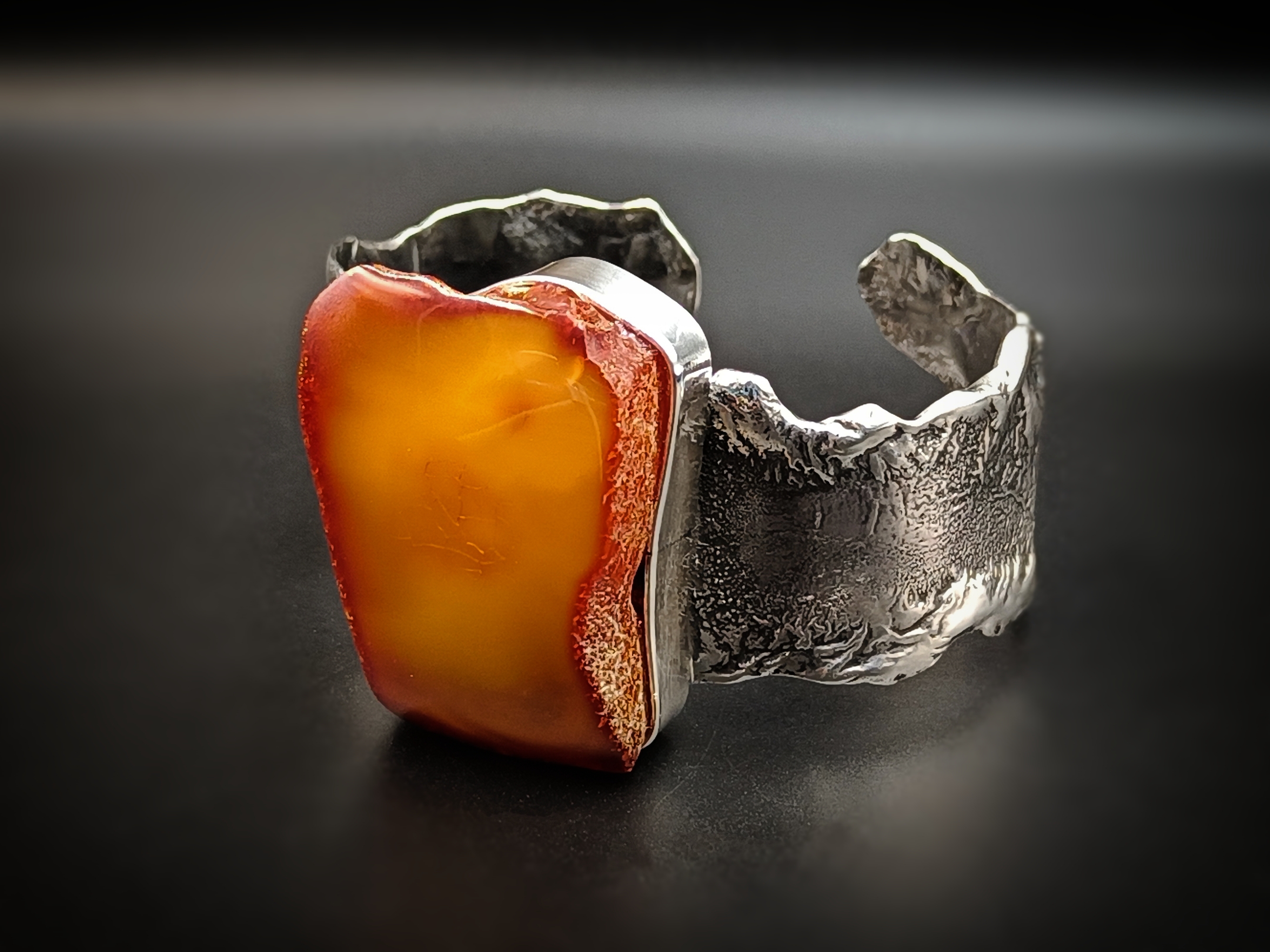 Bransoleta. Naturalny bursztyn bałtycki i srebro próby 925. Unikat.