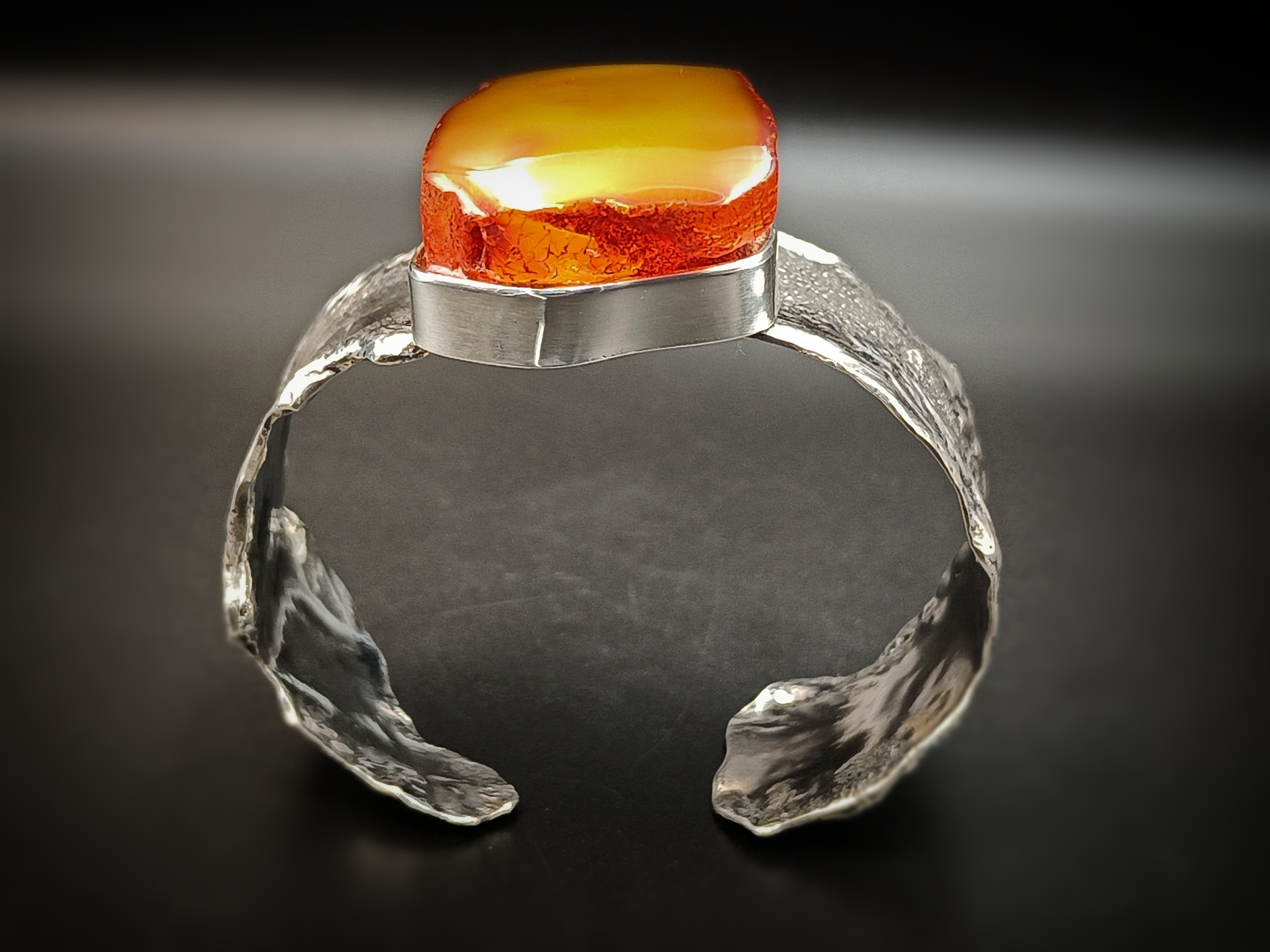 Bransoleta. Naturalny bursztyn bałtycki i srebro próby 925. Unikat.