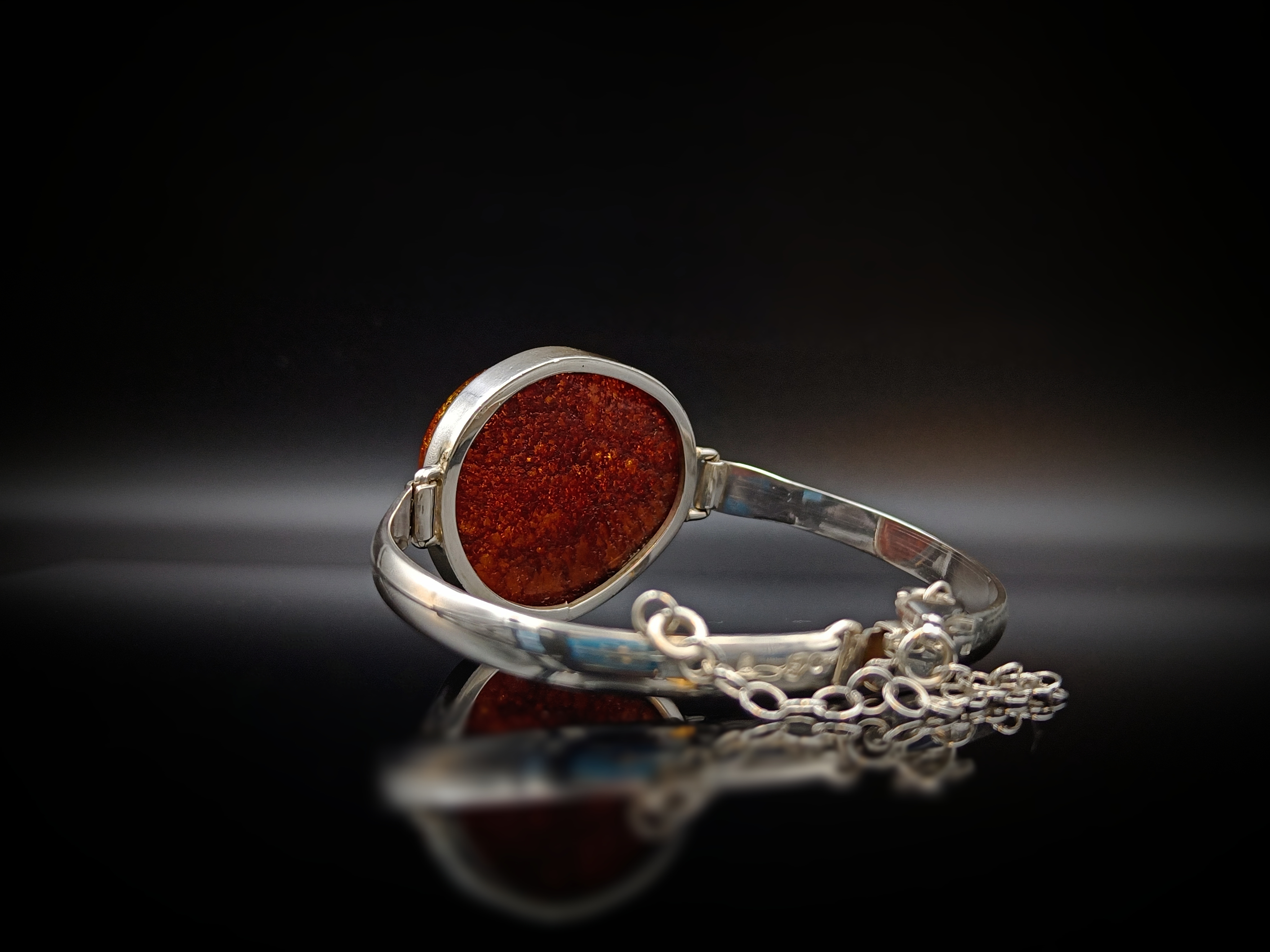 Bransoleta. Bursztyn bałtycki i srebro próby 925. Unikat. Pudełko w komplecie.