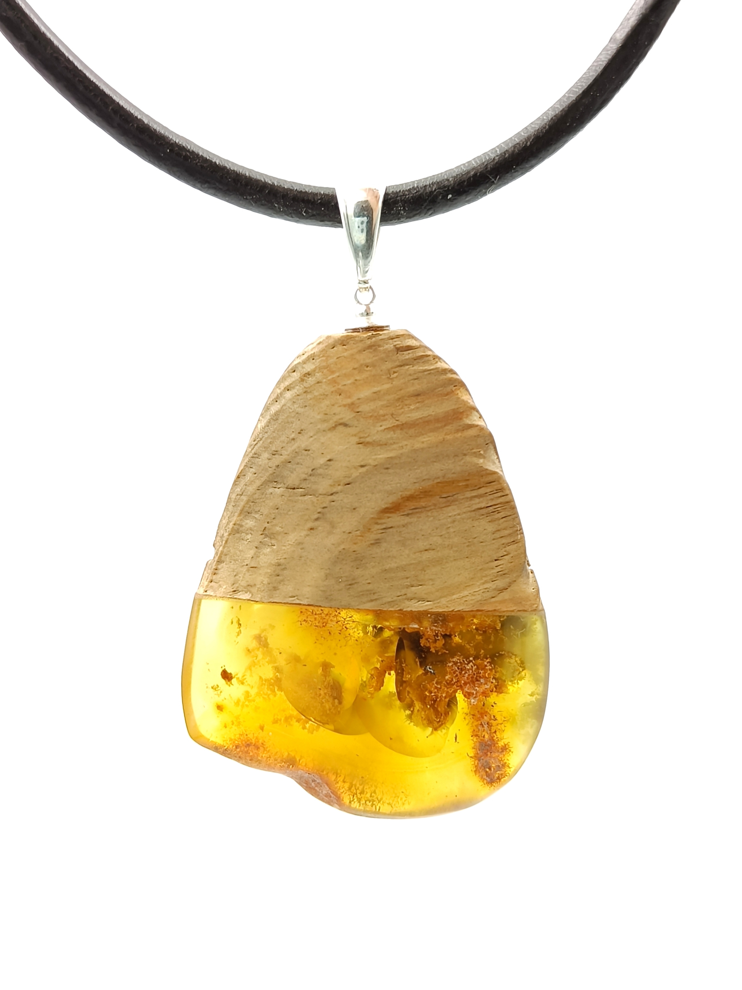 Wisior. Naturalny bursztyn bałtycki, drewno i srebro próby 925. Unikat.