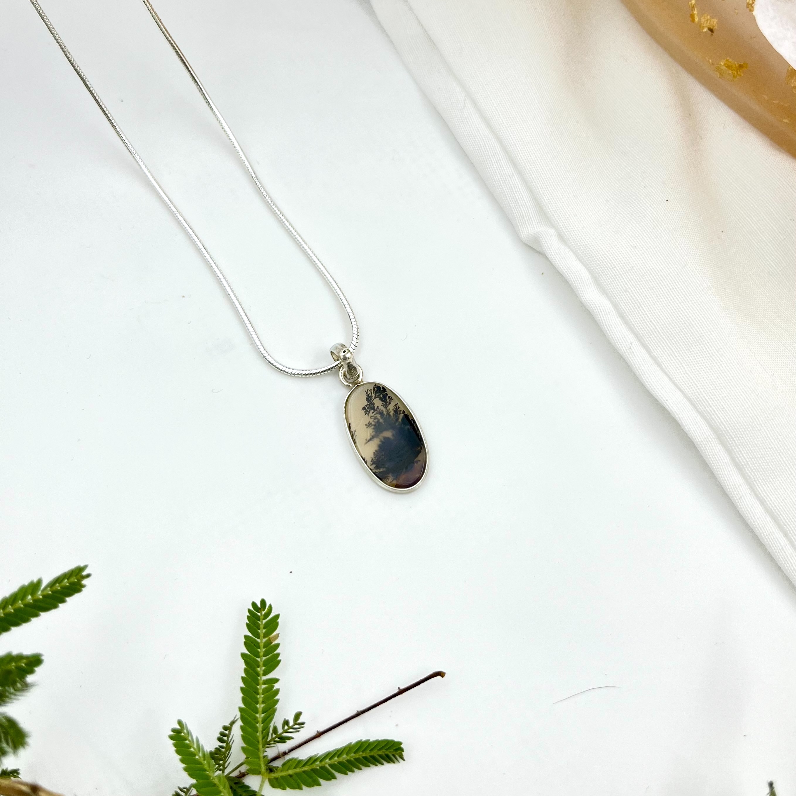 Whispered Silhouettes Shazar silver pendant