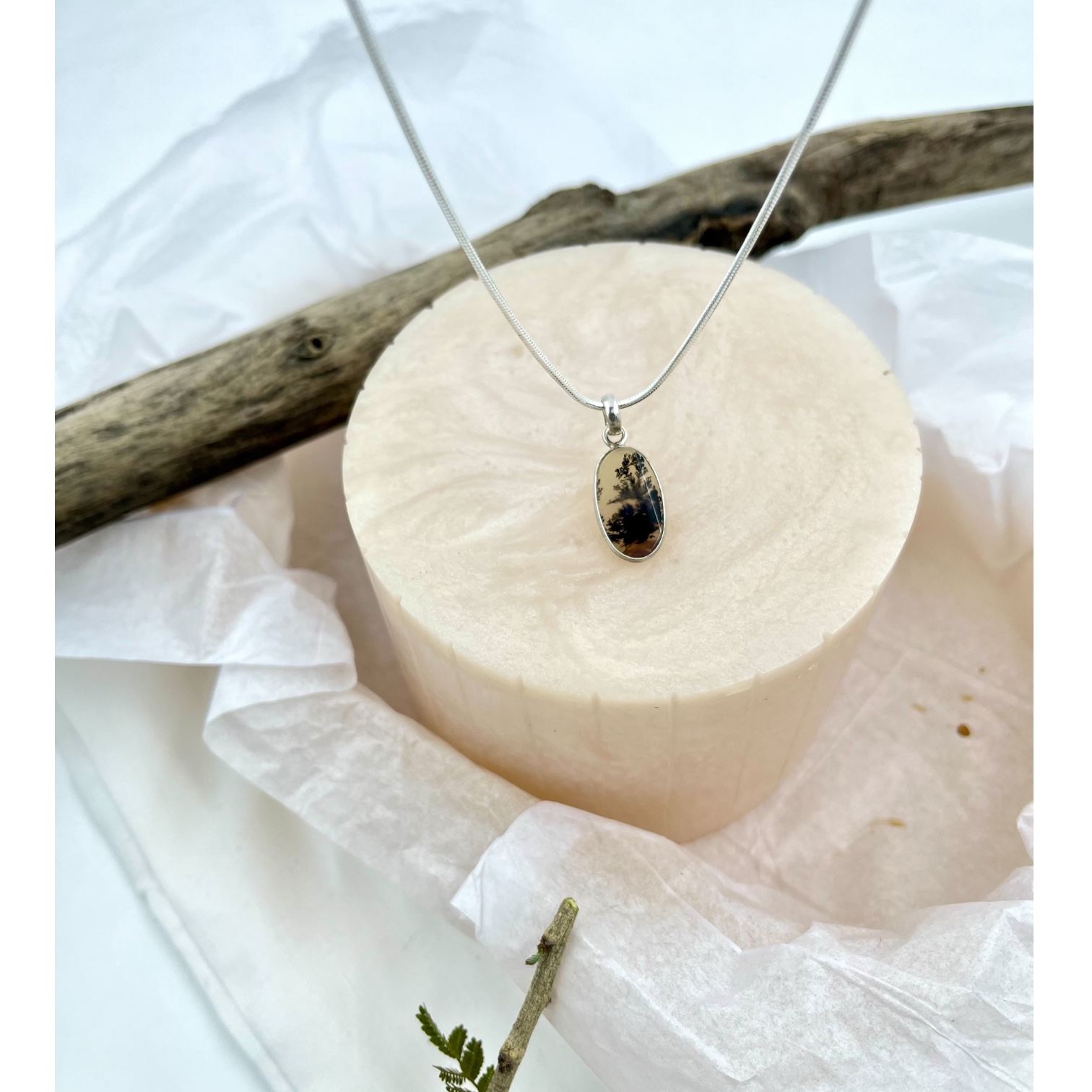 Whispered Silhouettes Shazar silver pendant