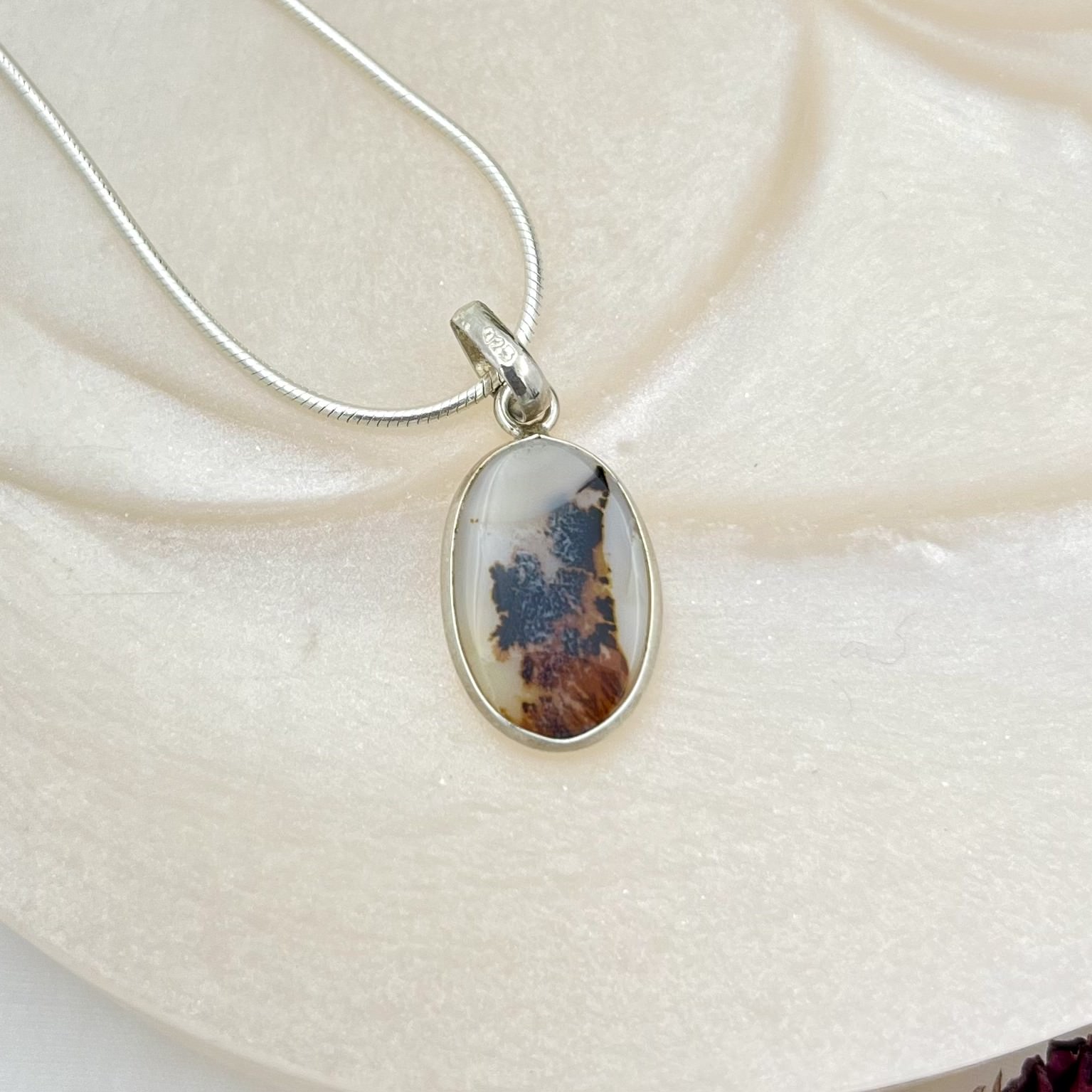 Shazar silver pendant Oval