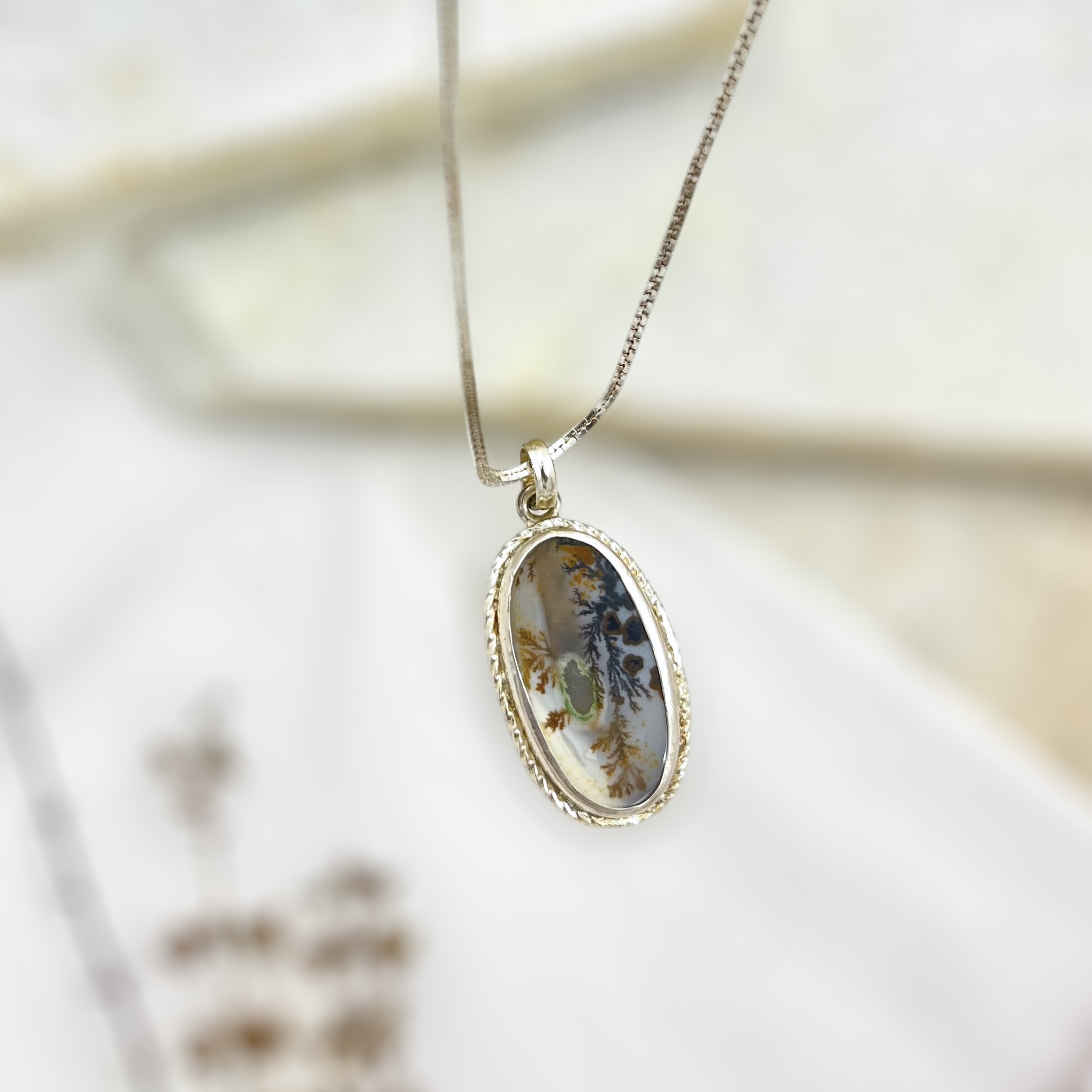 Taupe Shazar silver pendant