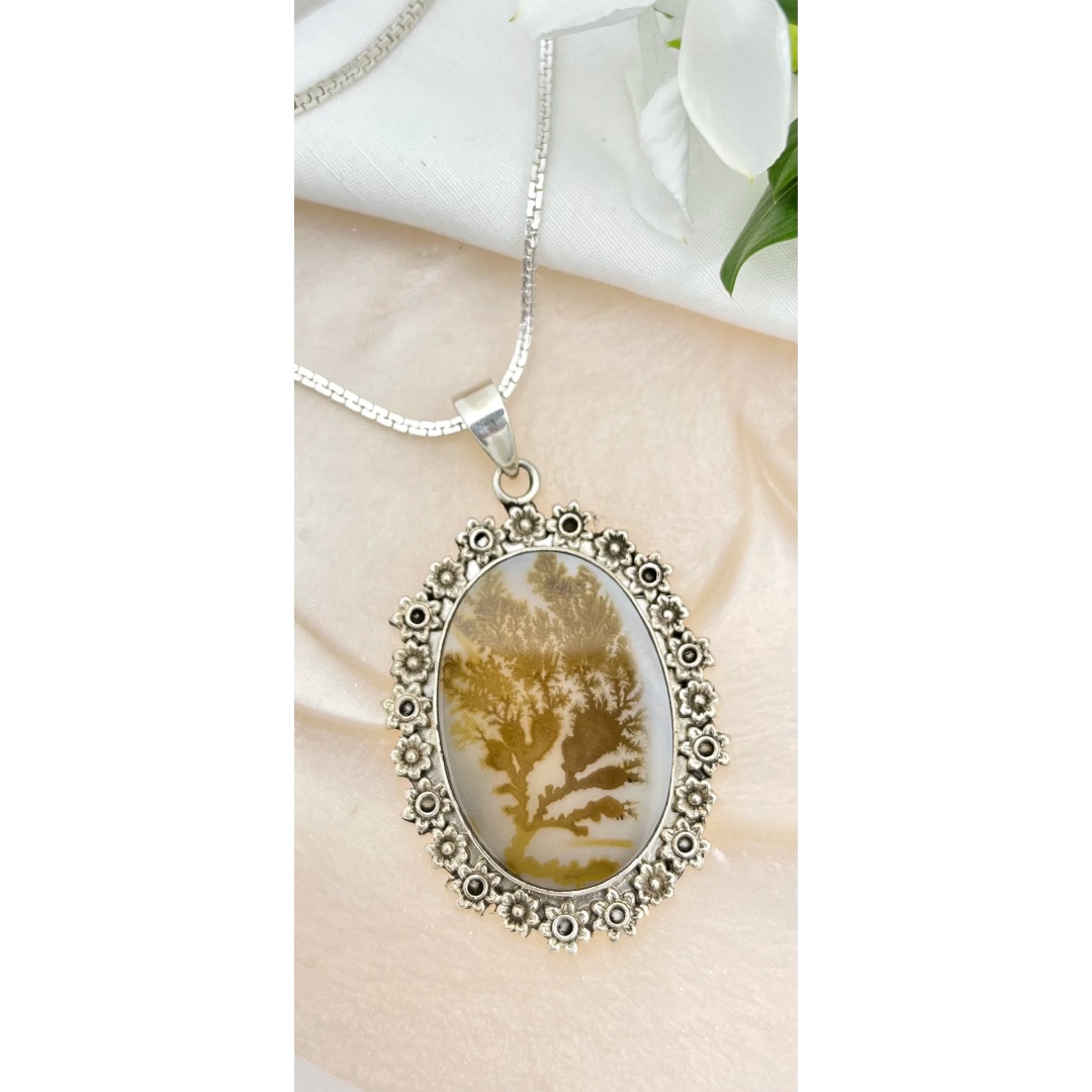 Solgrove Shazar silver pendant