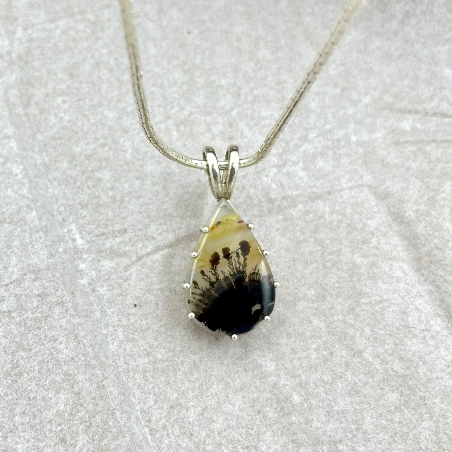 Duskwatch Shazar silver pendant