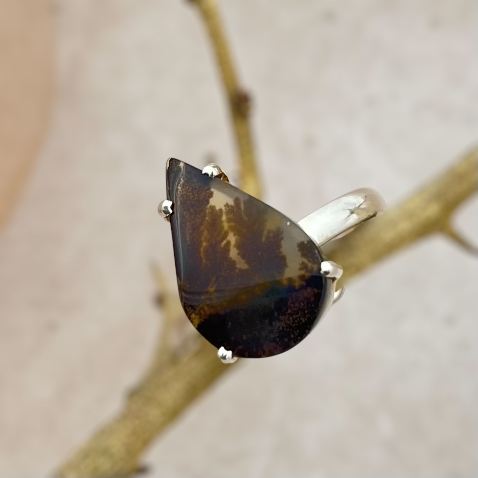 Teardrop Shazar Silver ring