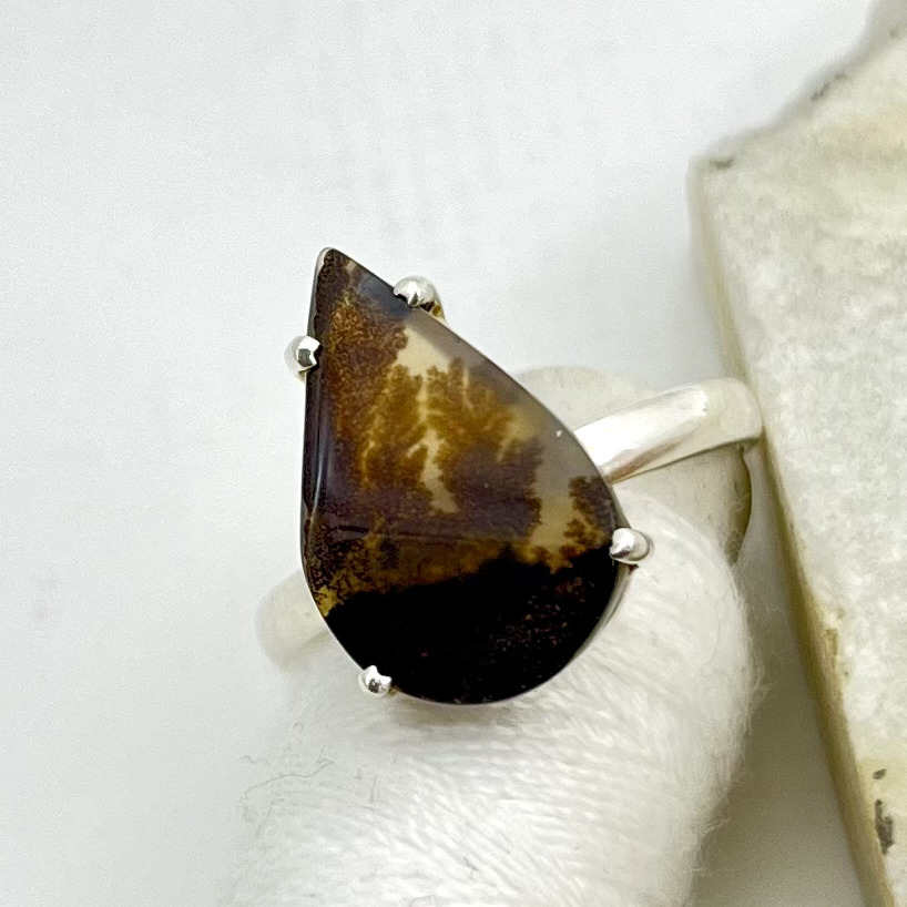 Teardrop Shazar Silver ring