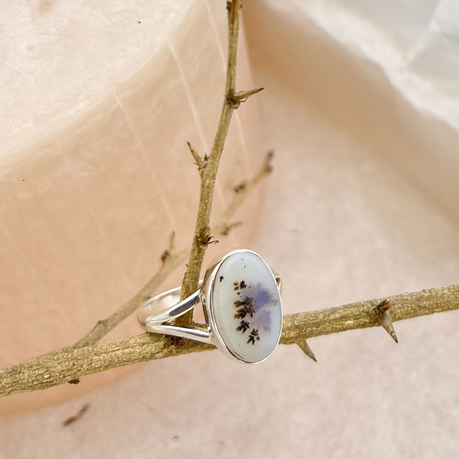 Oval Shazar Silver Split Shank Ring