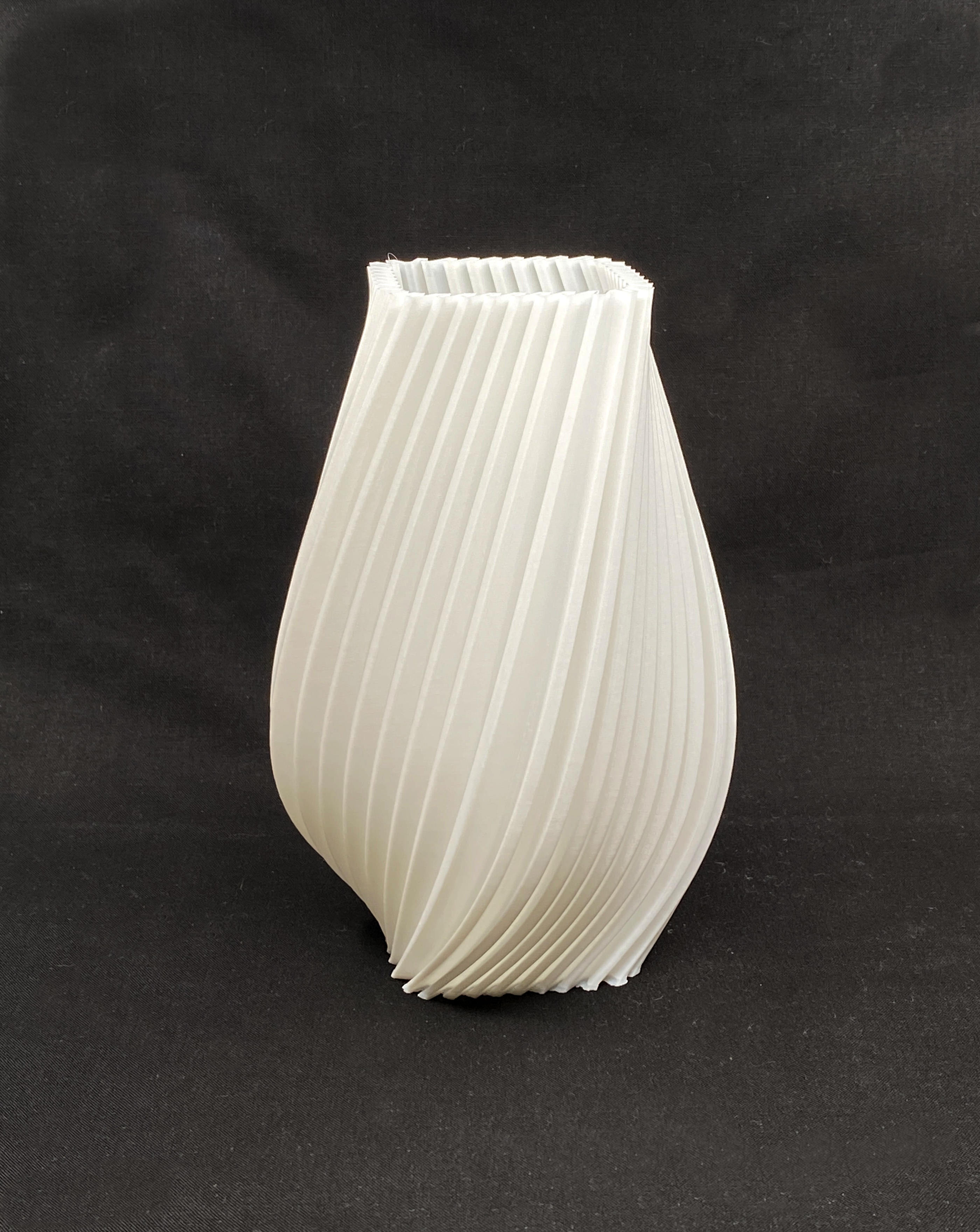 Elegant Spiral Vase Modern Twisted Decor Decorative Flower Holder Accent Piece Contemporary Design Home Gift