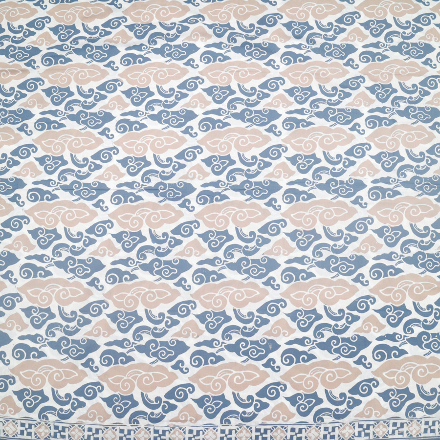 Kain Batik Cap Motif Megamendung Remekan