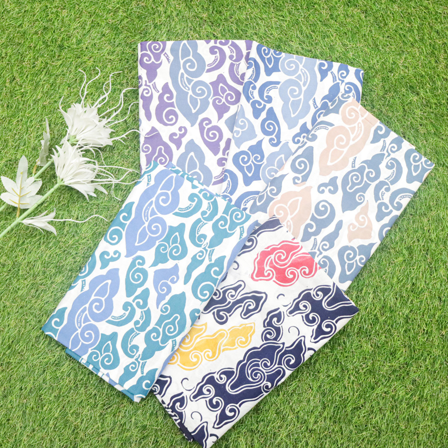 Kain Batik Cap Motif Megamendung Remekan