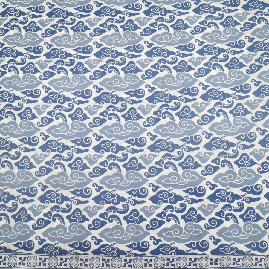 Kain Batik Cap Motif Megamendung Remekan