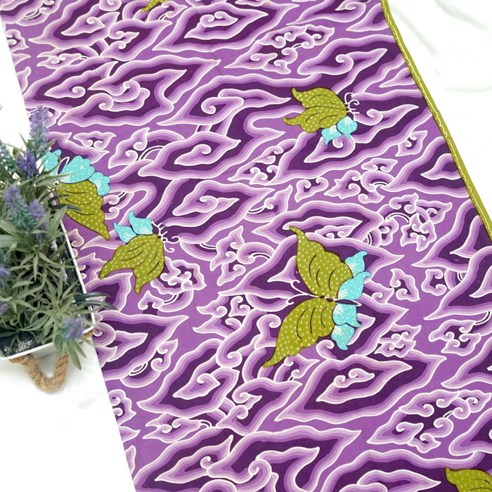 Kain Batik Tulis Megamendung Kombinasi Kupu-Kupu
