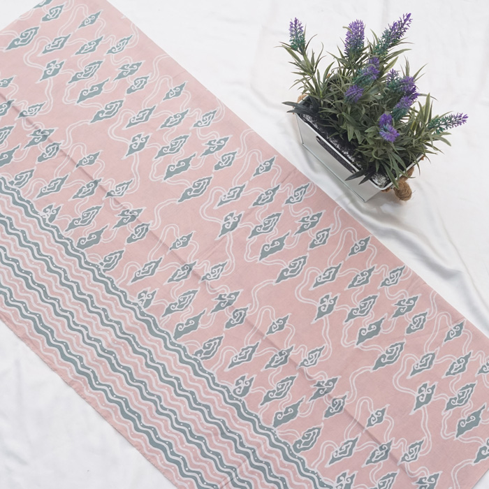 Kain Batik Cap Motif Mega Mendung Warna Pastel Kombinasi Tumpal