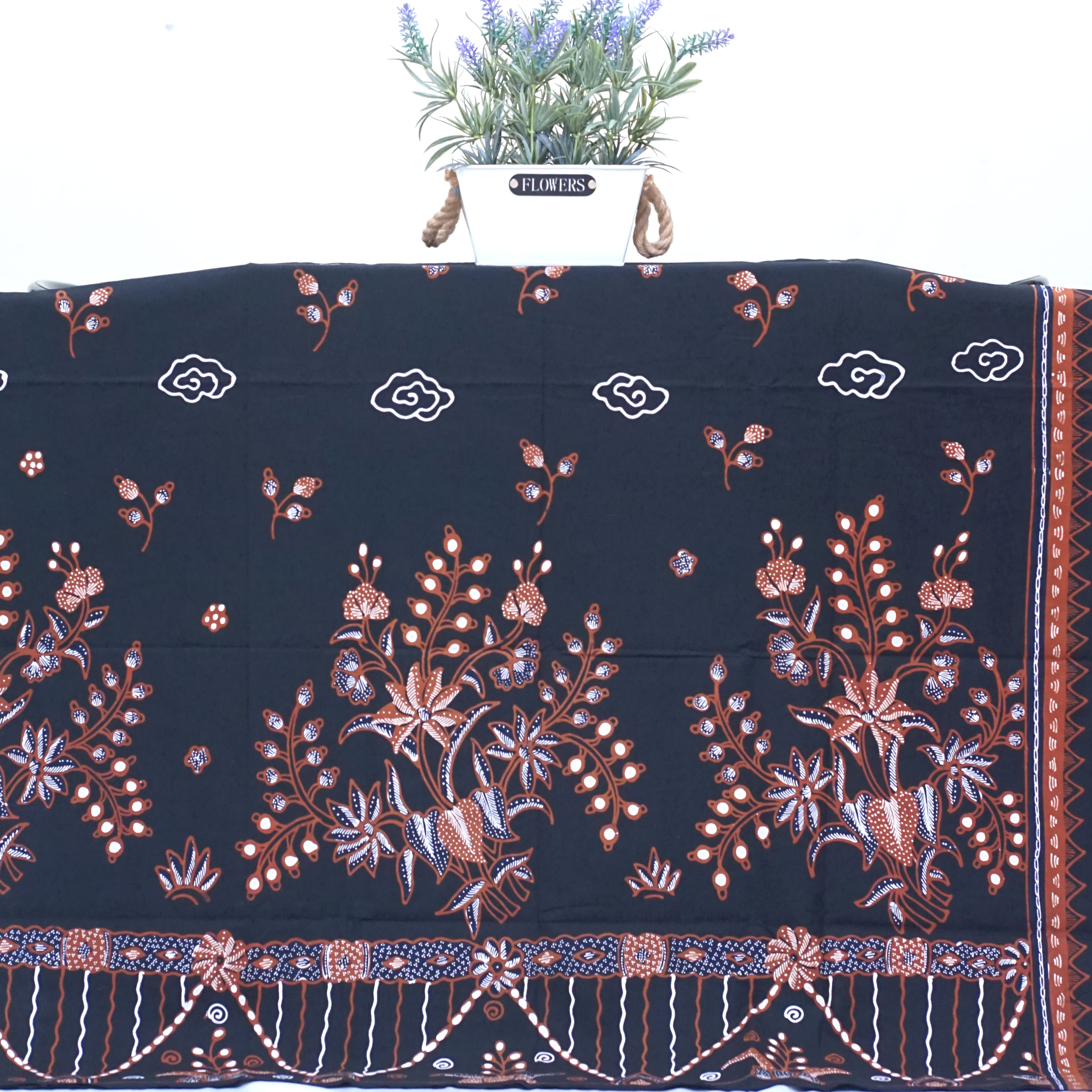 Kain Batik Tulis Irengan Cirebonan Motif Bunga Kombinasi