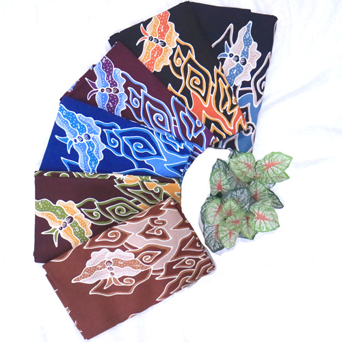 Batik Trusmi Hafiyan Kain Batik Tulis Megamendung Kombinasi Kupu-Kupu