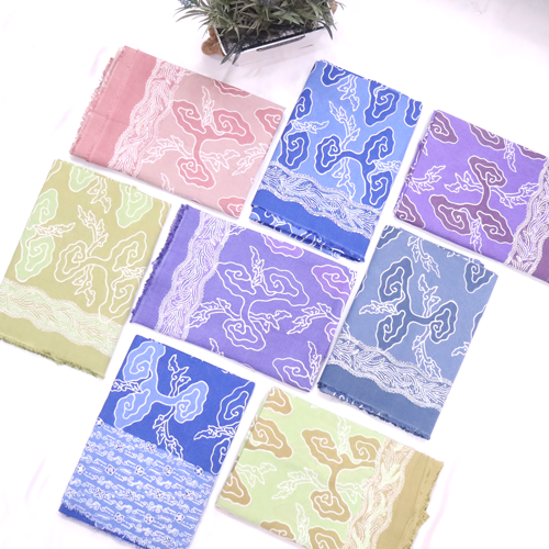 Kain Batik Cap Motif Megamendung Warna Pastel