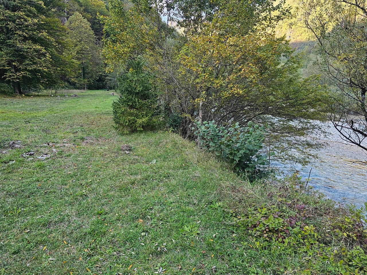 Large plot of land for sale (by Tara river)